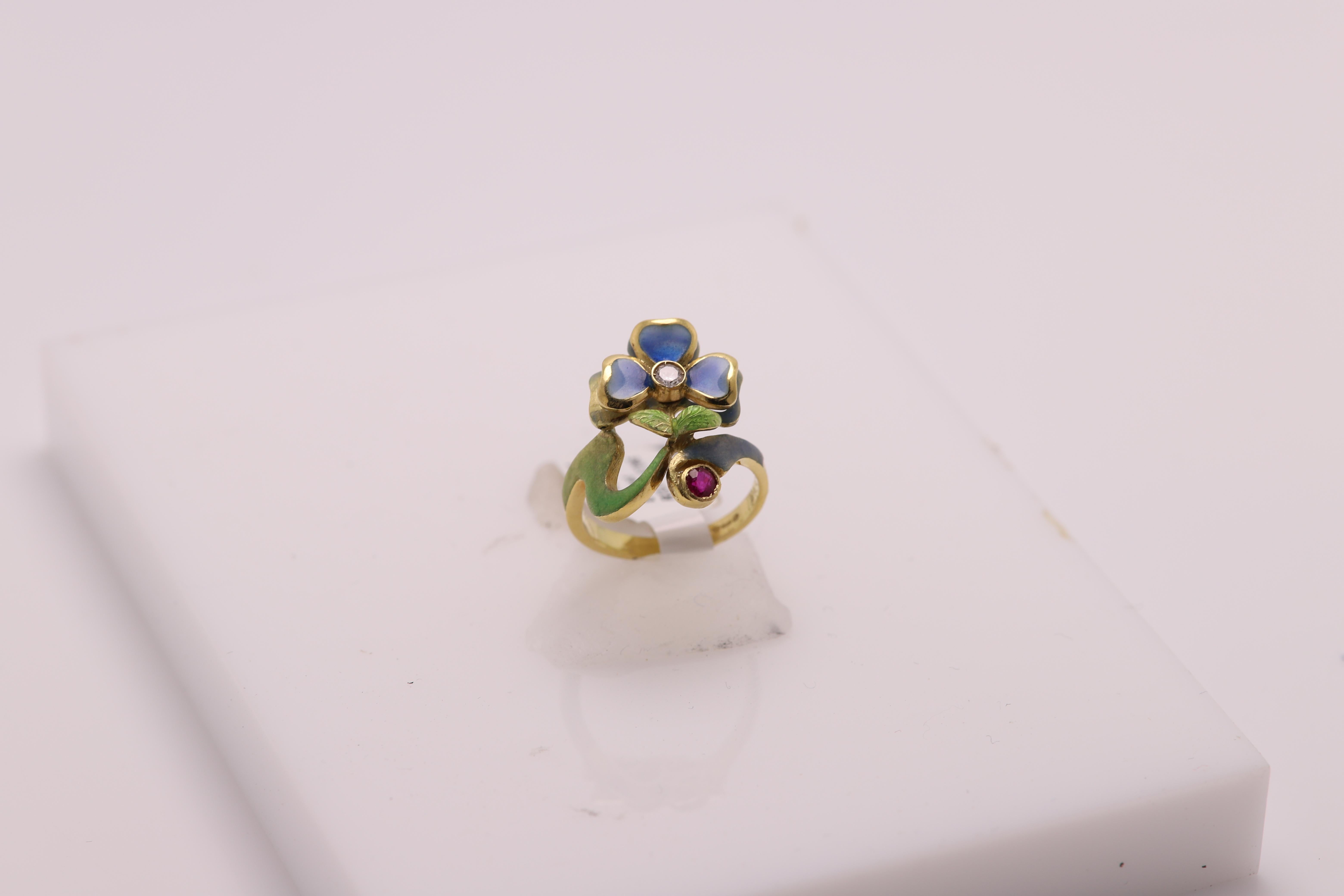 Art Nouveau 1910 Enamel Ring 18 Karat Gold  Flower Style  In New Condition For Sale In Brooklyn, NY