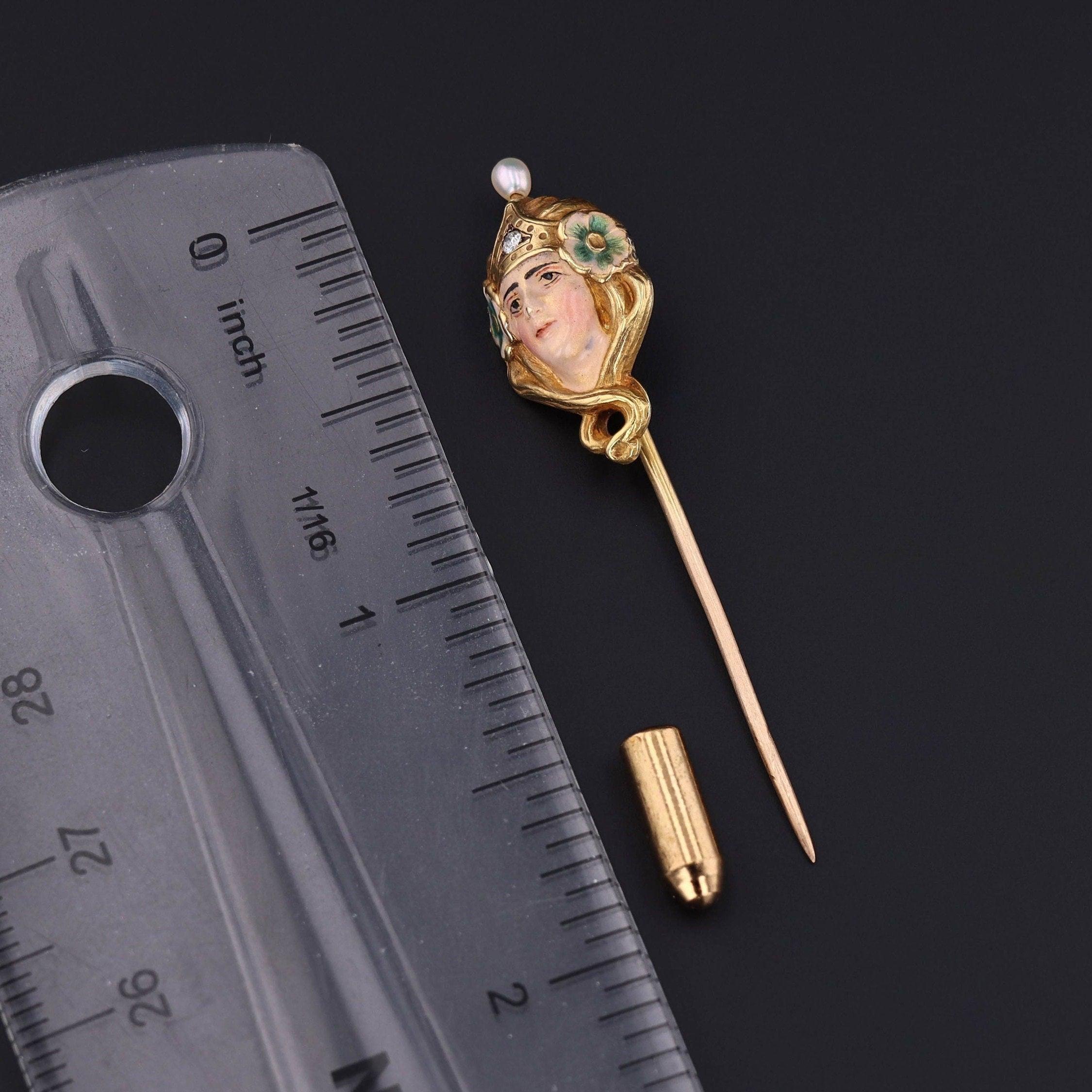 Round Cut Art Nouveau Enamel Woman Stickpin of 14k Gold For Sale