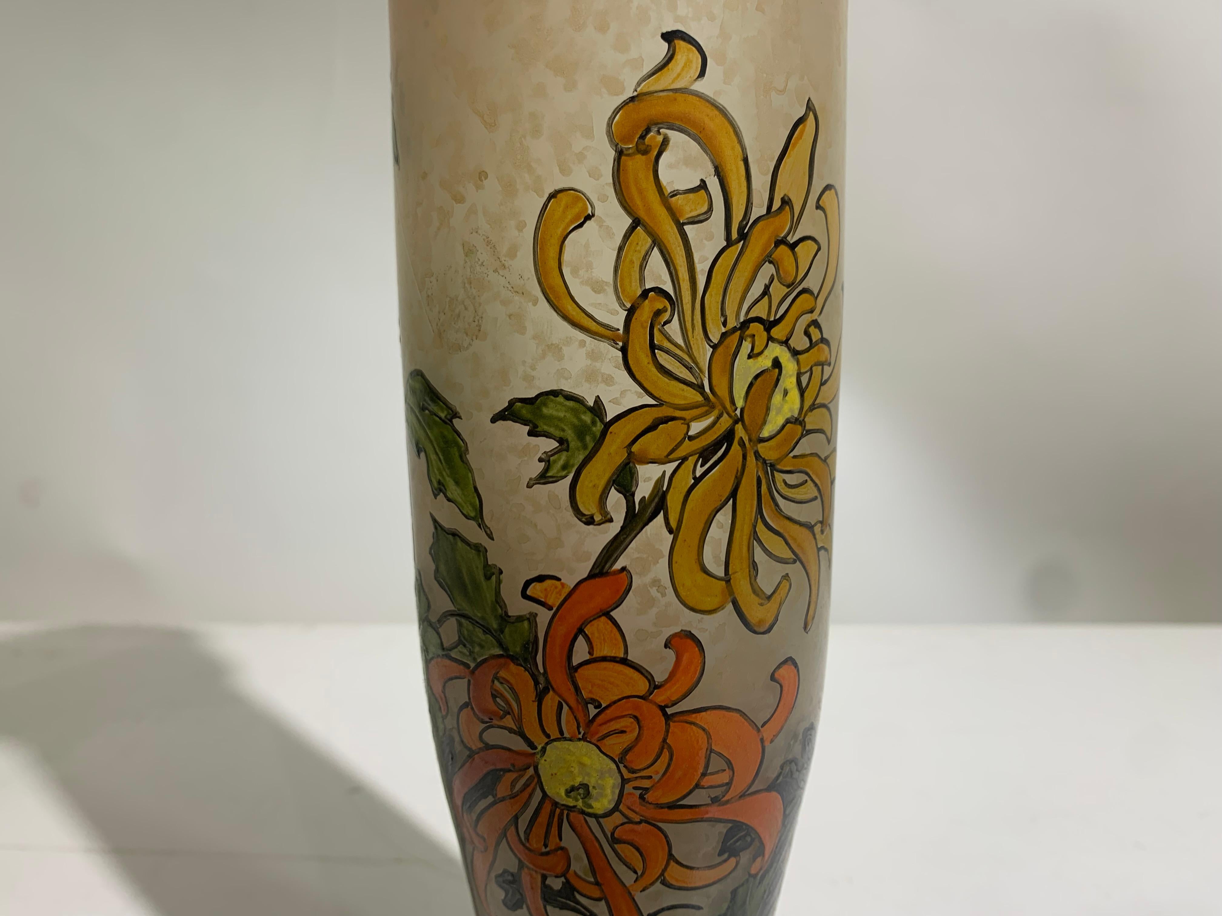 Verre  Vase à fleurs émaillé Art Nouveau signé « Grass »  en vente