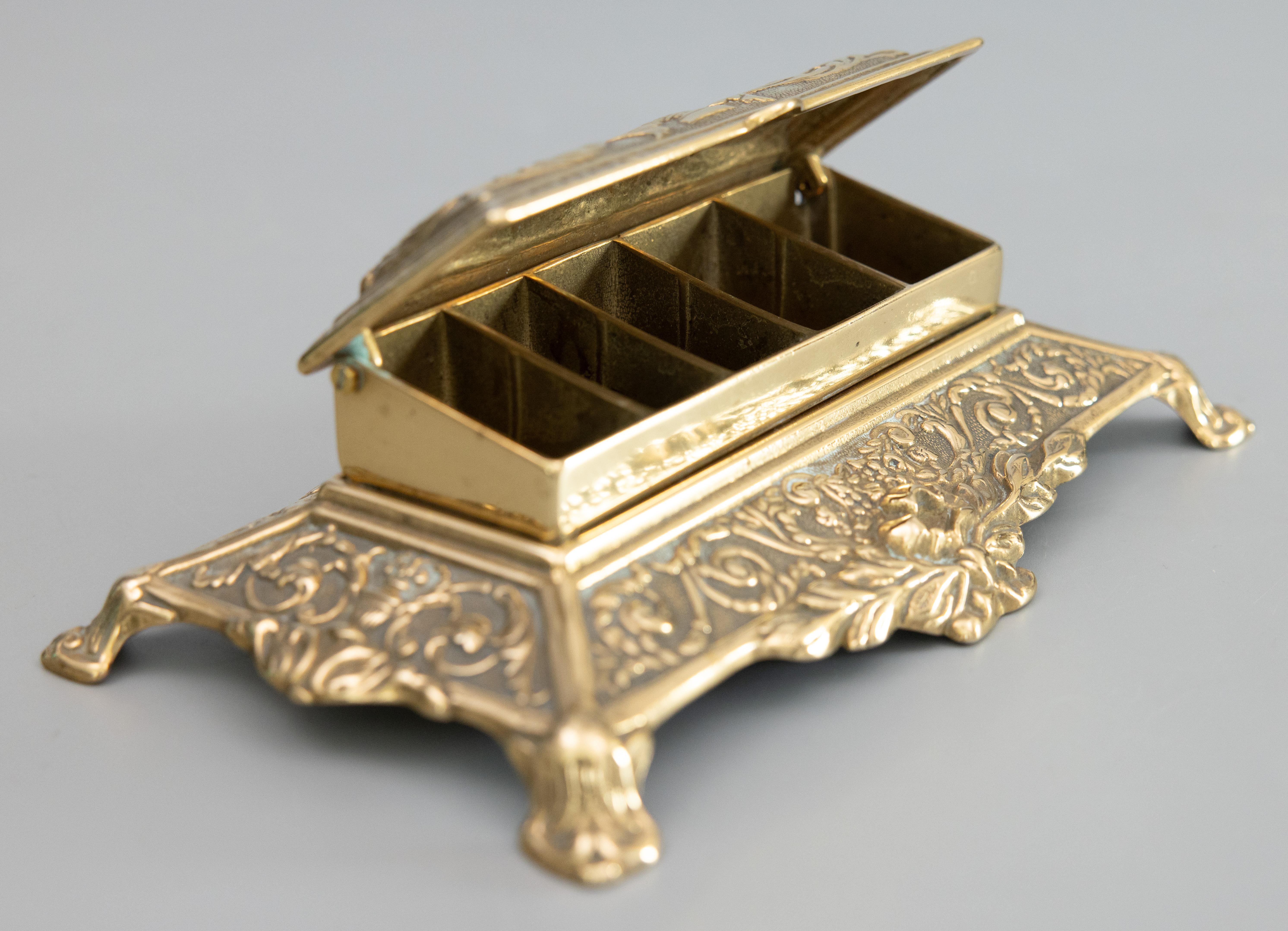 20th Century Art Nouveau English Brass Footed Stamp Box, circa 1920 For Sale