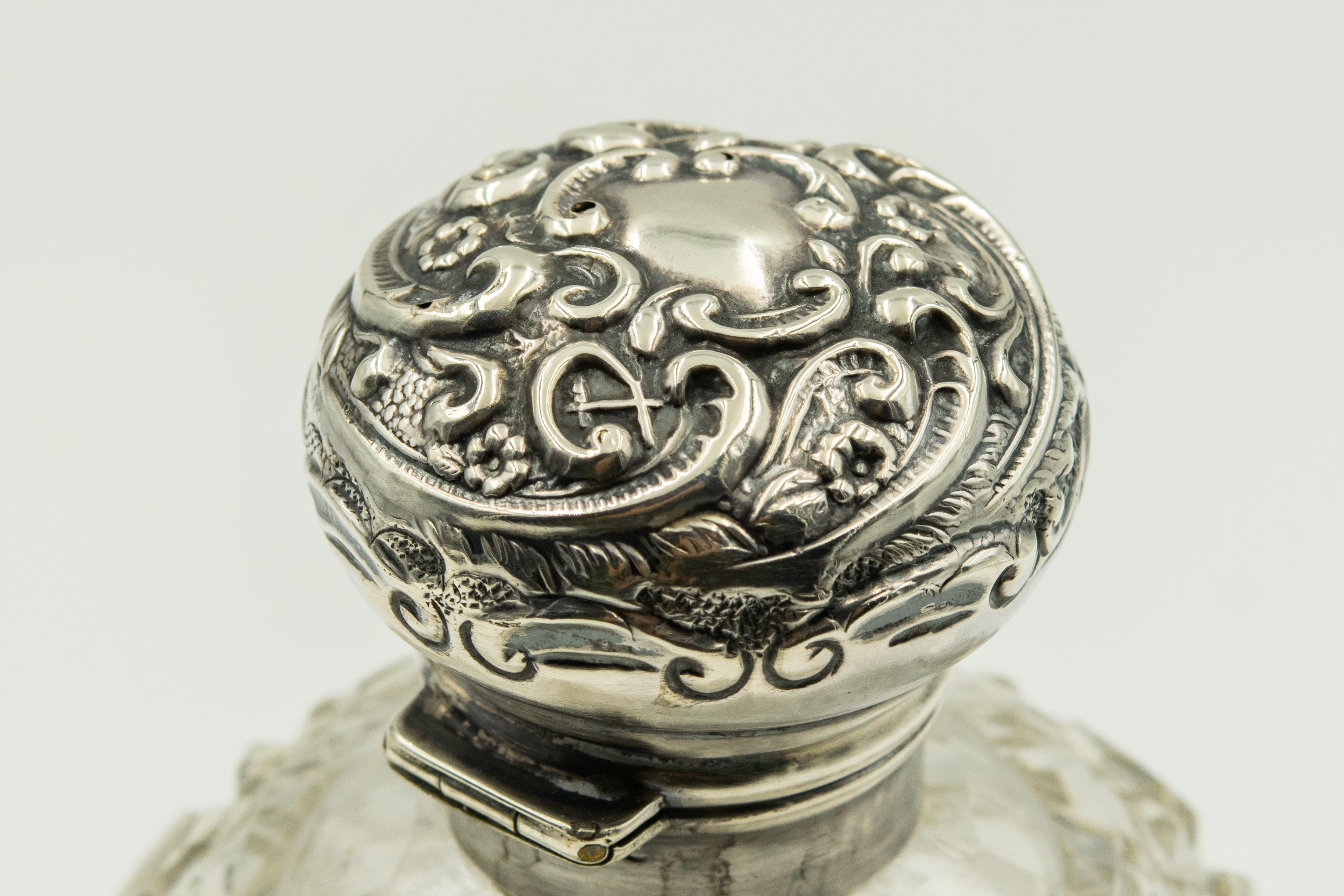 Art Nouveau English Floral Repoussé Sterling Cut Crystal Perfume Scent Bottle In Good Condition In Miami Beach, FL