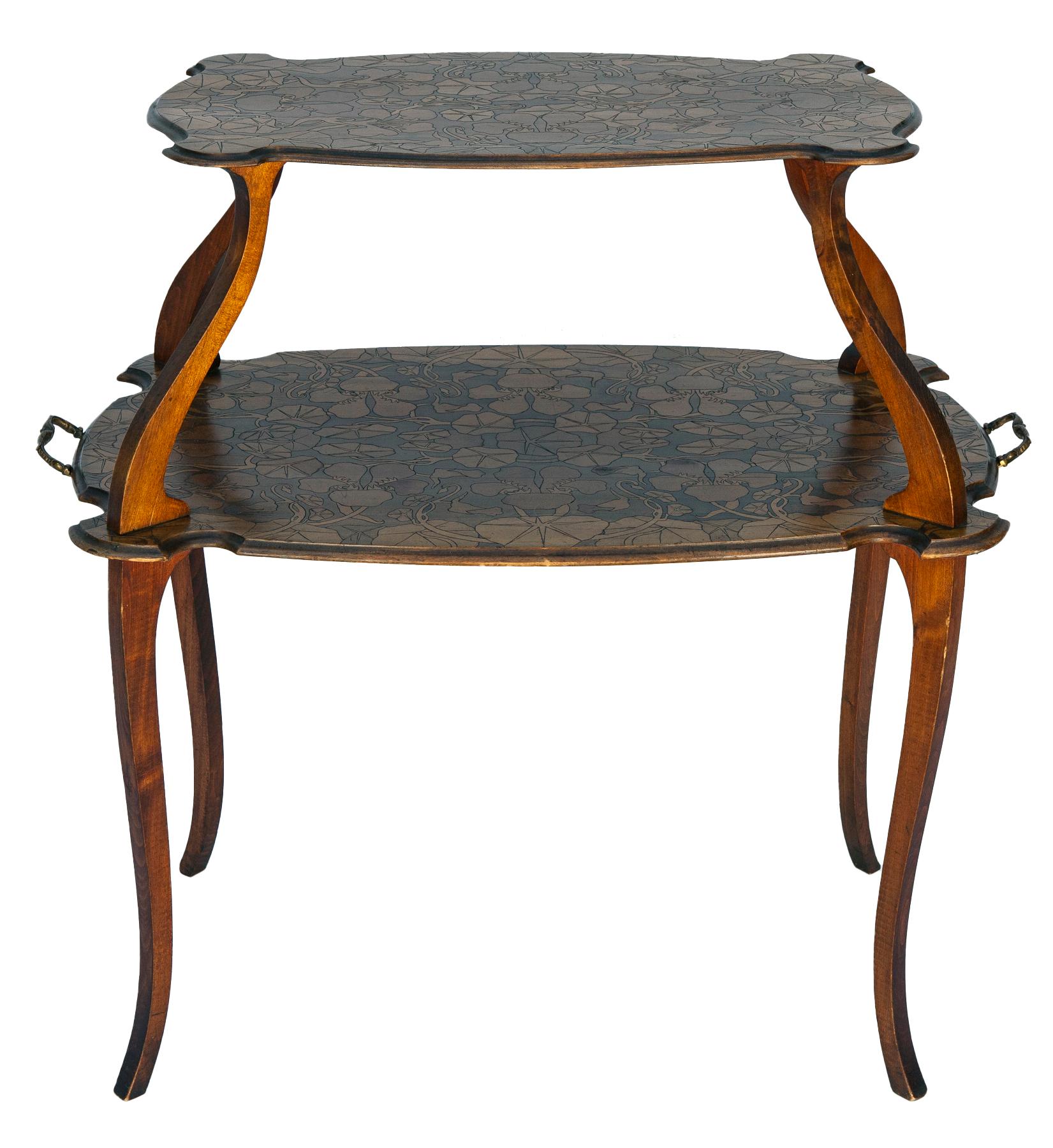 Art nouveau Table à thé gravée Art Nouveau en vente