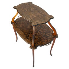 Mesa de té Art Nouveau grabada