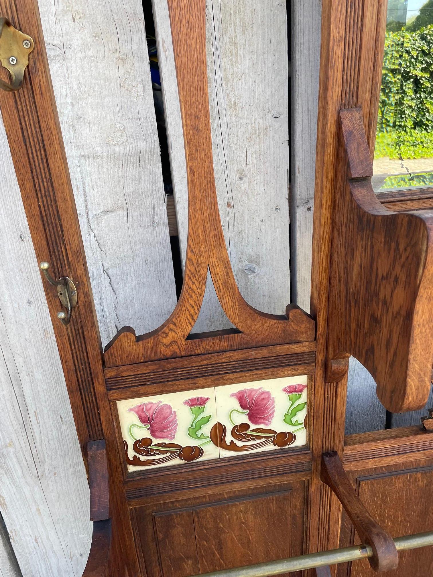 Jugendstil-Eingangsgarderobe im Angebot 5