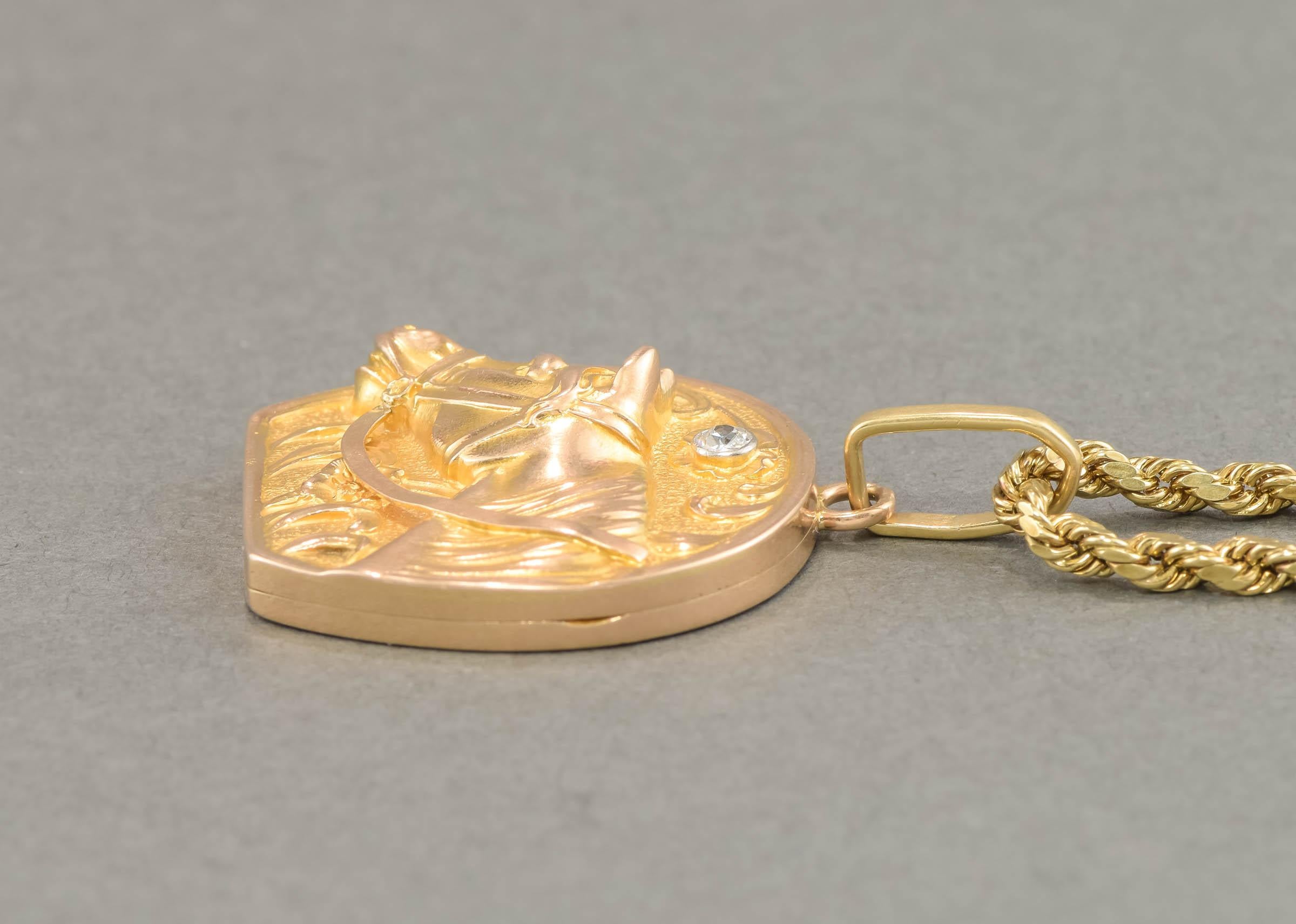 Jugendstil Reiterpferd 14K Gold Diamant Hufeisen-Medaillon an Kette 7
