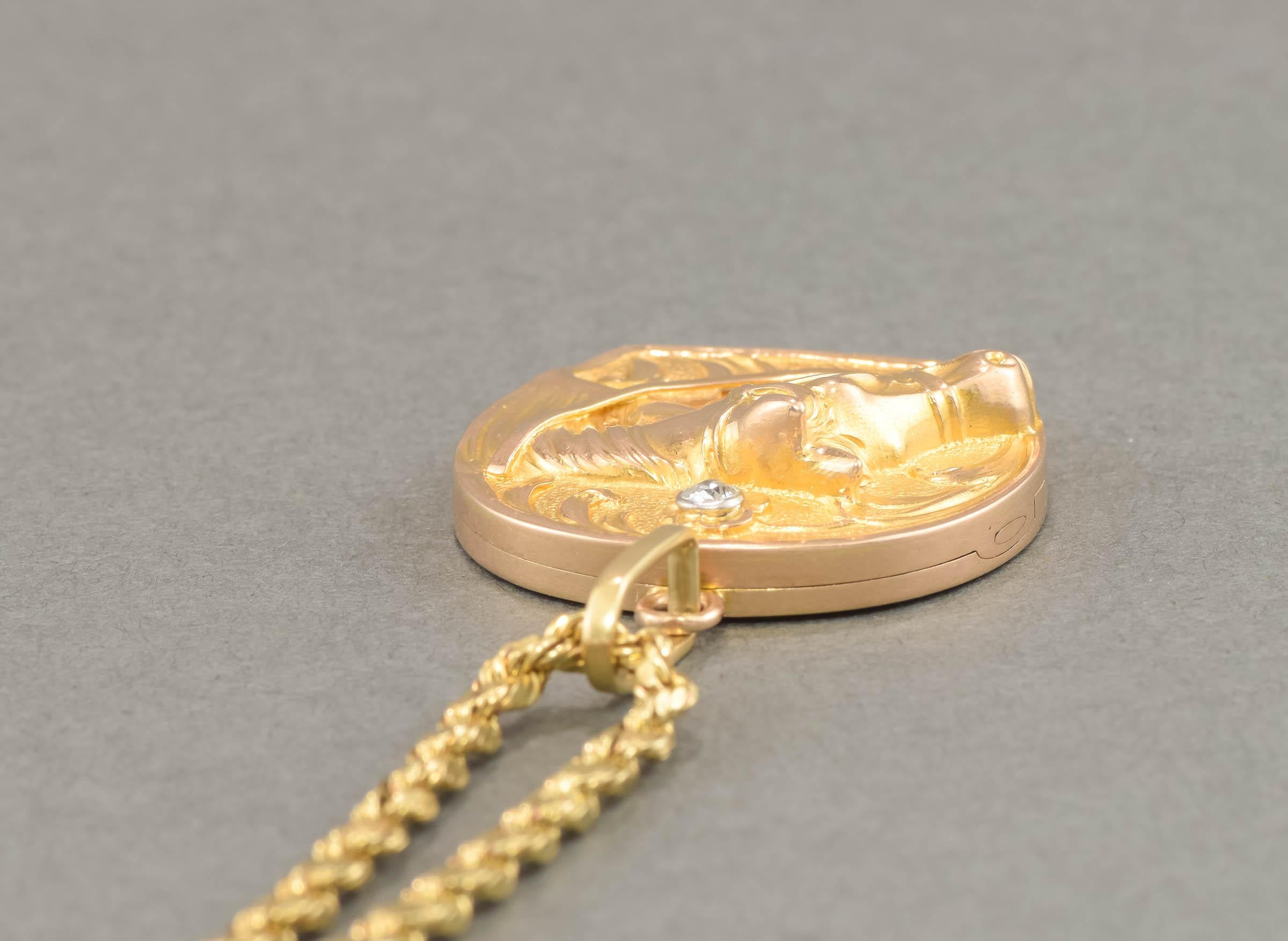 Jugendstil Reiterpferd 14K Gold Diamant Hufeisen-Medaillon an Kette 9