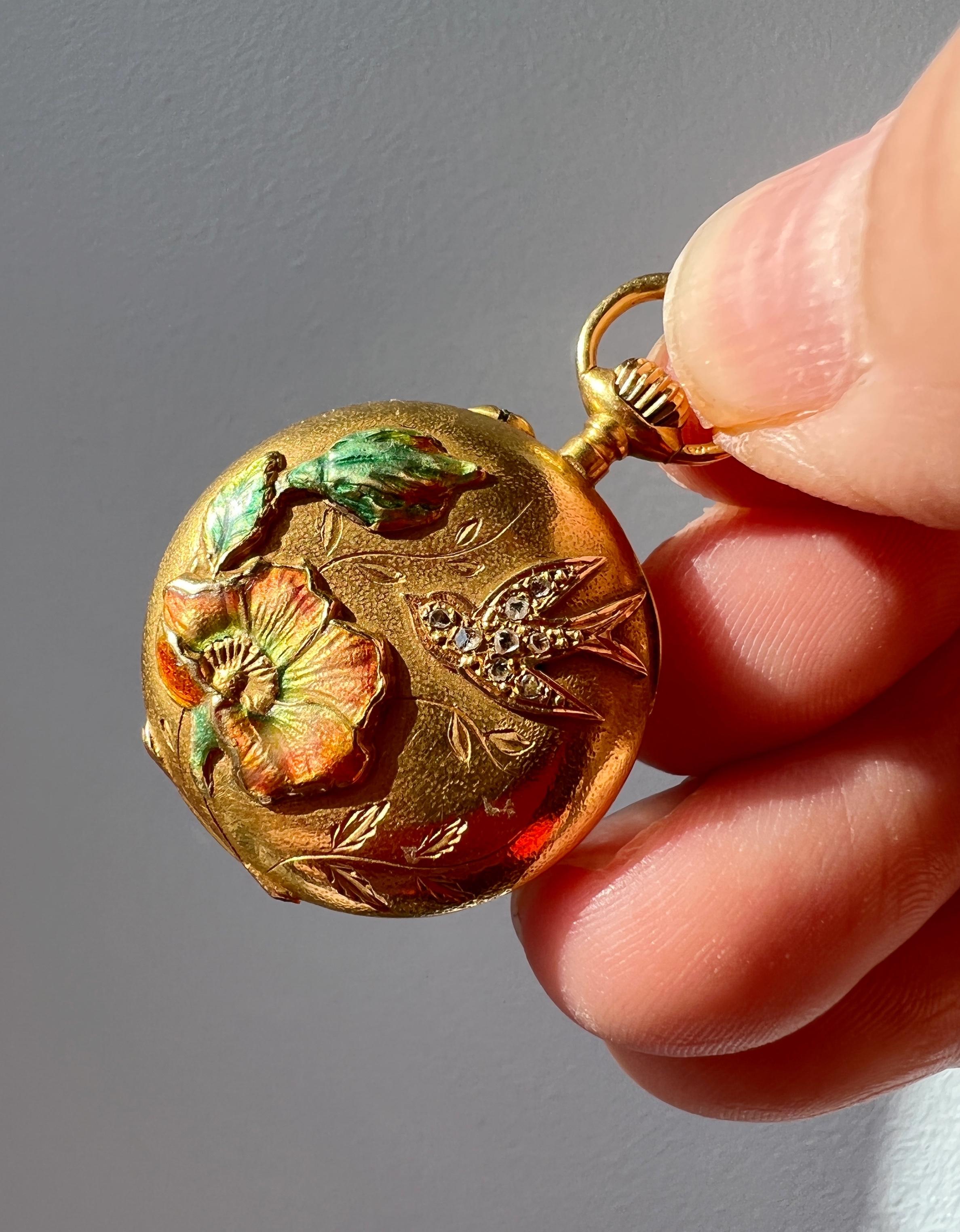 Pendentif pour montre de poche en or 18 carats, diamant, fleur de lys, hirondelle, époque Art nouveau. 3