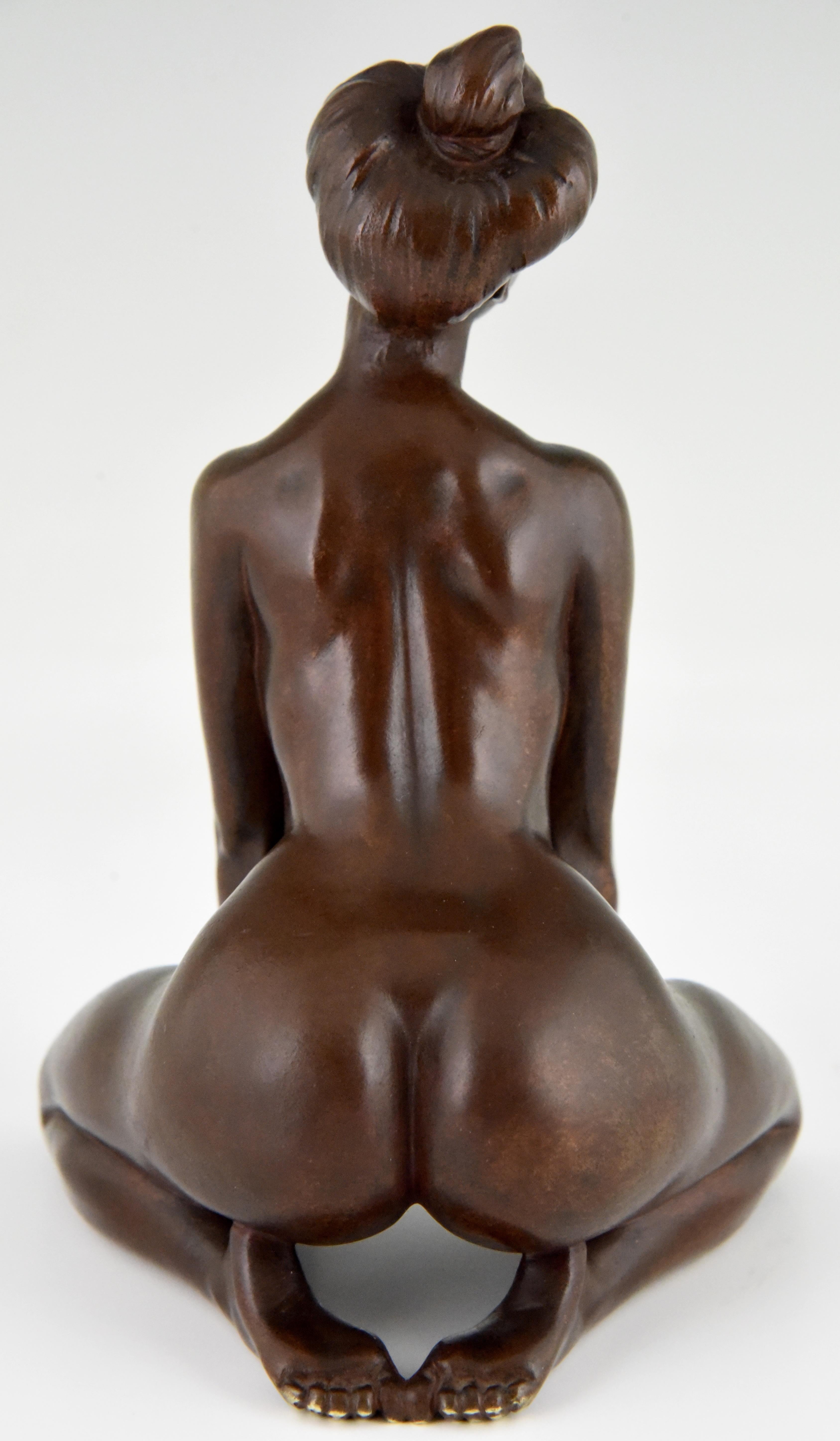 Art Nouveau Erotic Bronze Sculpture of a Kneeling Nude Louis Chalon France 1900 In Good Condition In Antwerp, BE