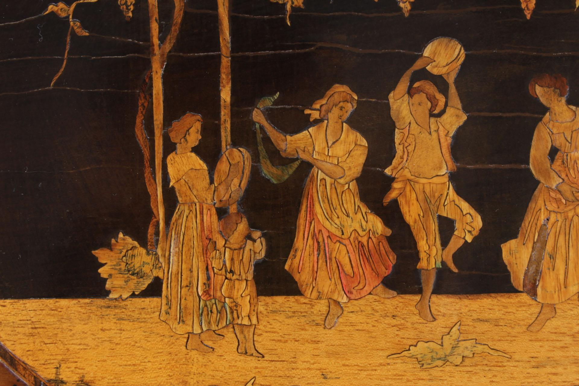 Étagère d'appoint Art Nouveau, bois fruitier avec belles incrustations, France, vers 1910 Bon état - En vente à Greven, DE