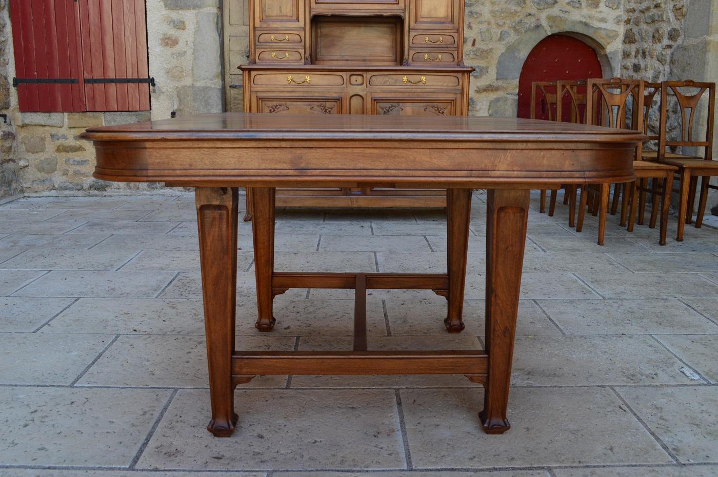 Art Nouveau Extending Dining Table in Carved Walnut, France, Circa 1900 For Sale 5