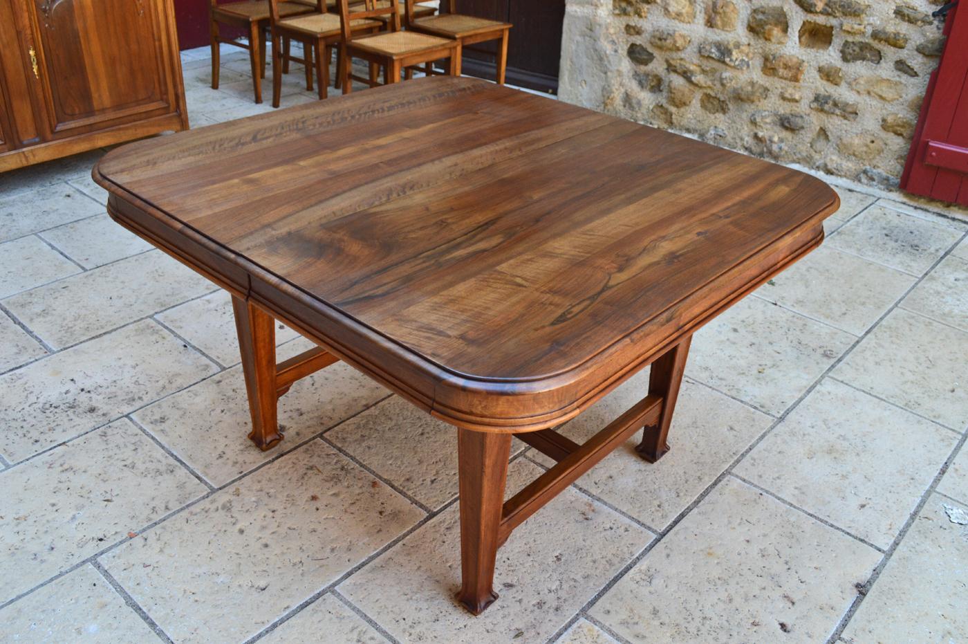 French Art Nouveau Extending Dining Table in Carved Walnut, France, Circa 1900 For Sale