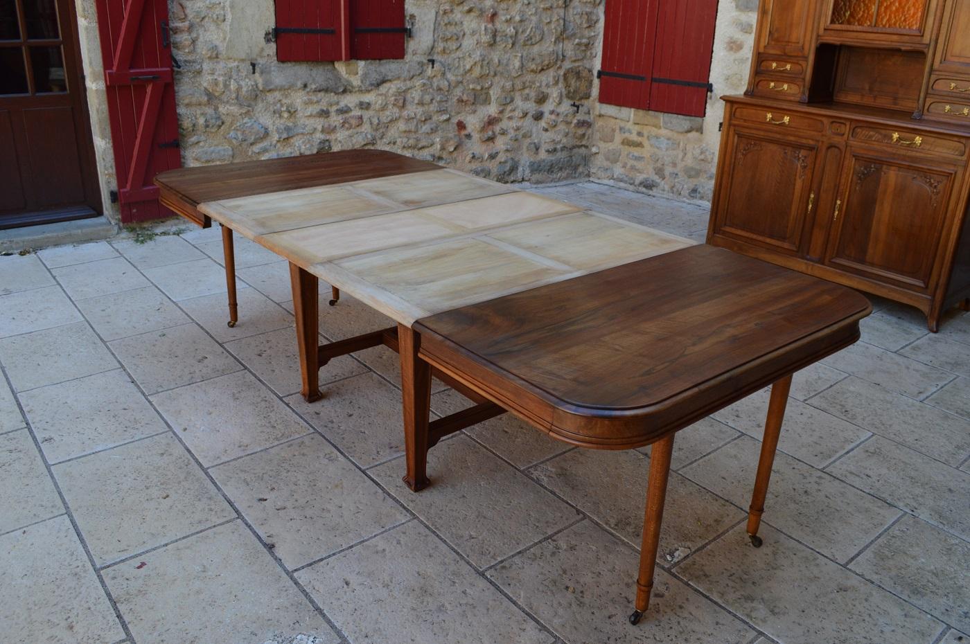 Wood Art Nouveau Extending Dining Table in Carved Walnut, France, Circa 1900 For Sale
