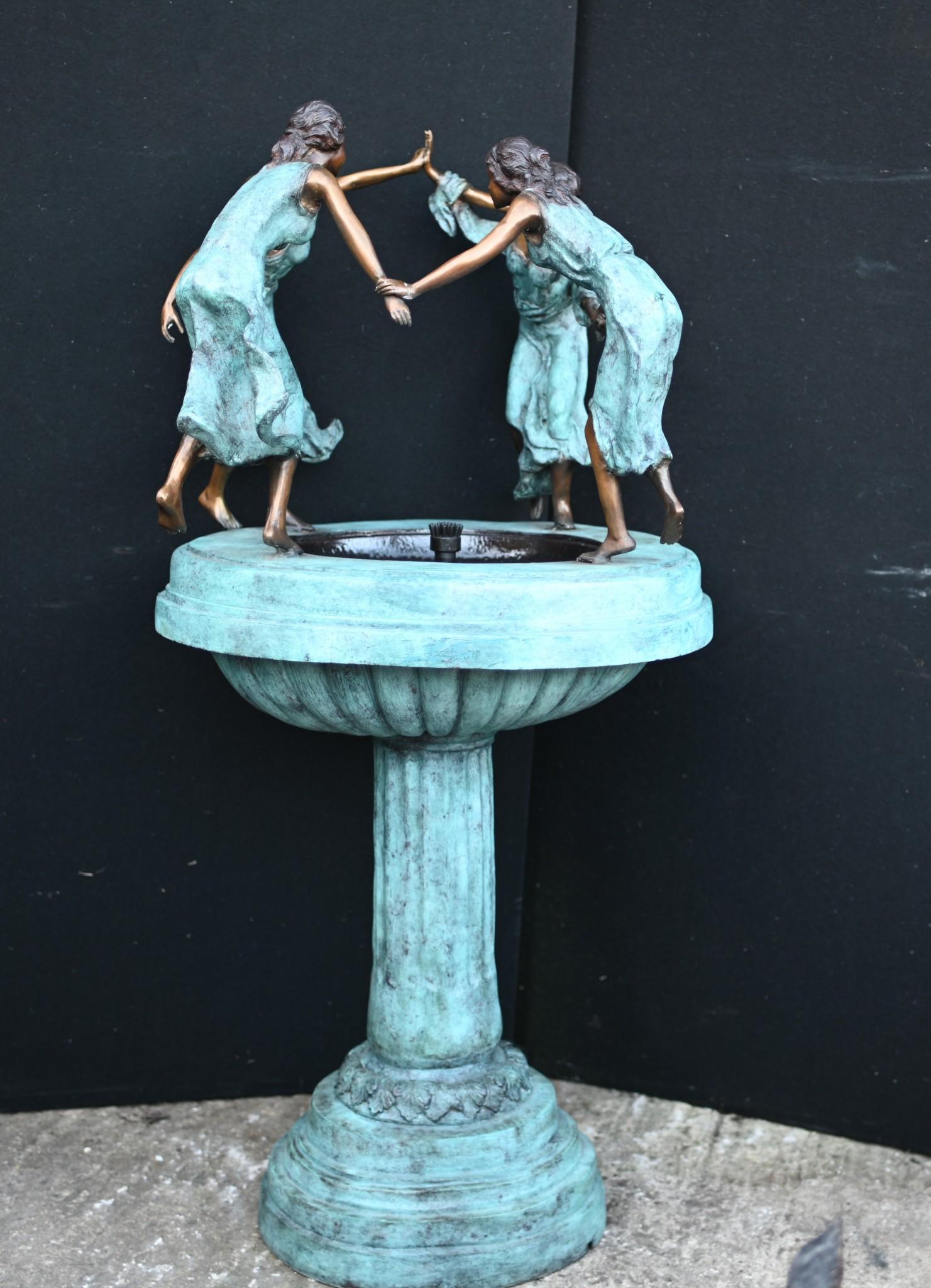 Art Nouveau Fairey Fountain Bronze Garden Water Feature In Good Condition For Sale In Potters Bar, GB