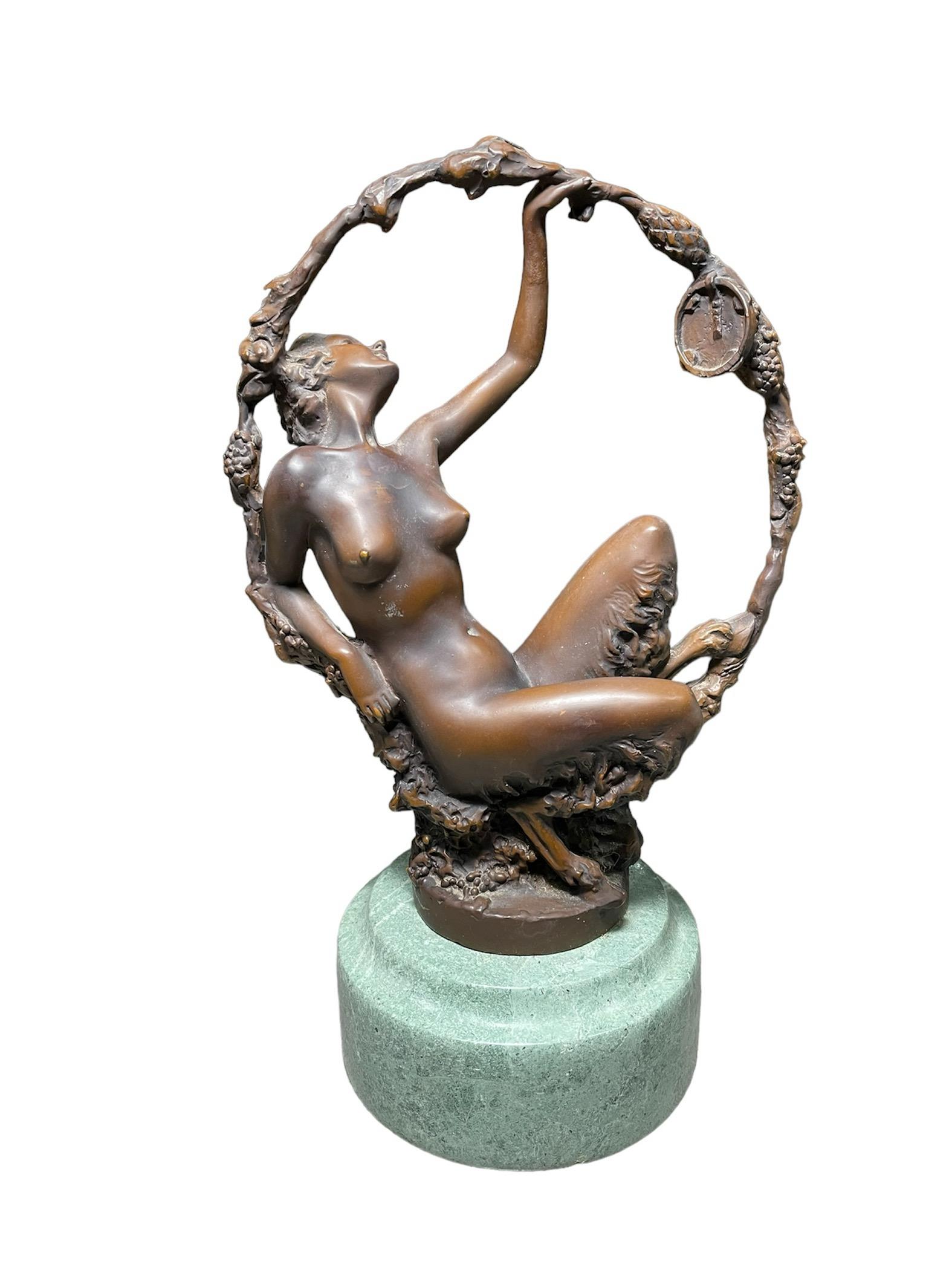 Scultura in bronzo di donna fauno Art Nouveau in vendita 1