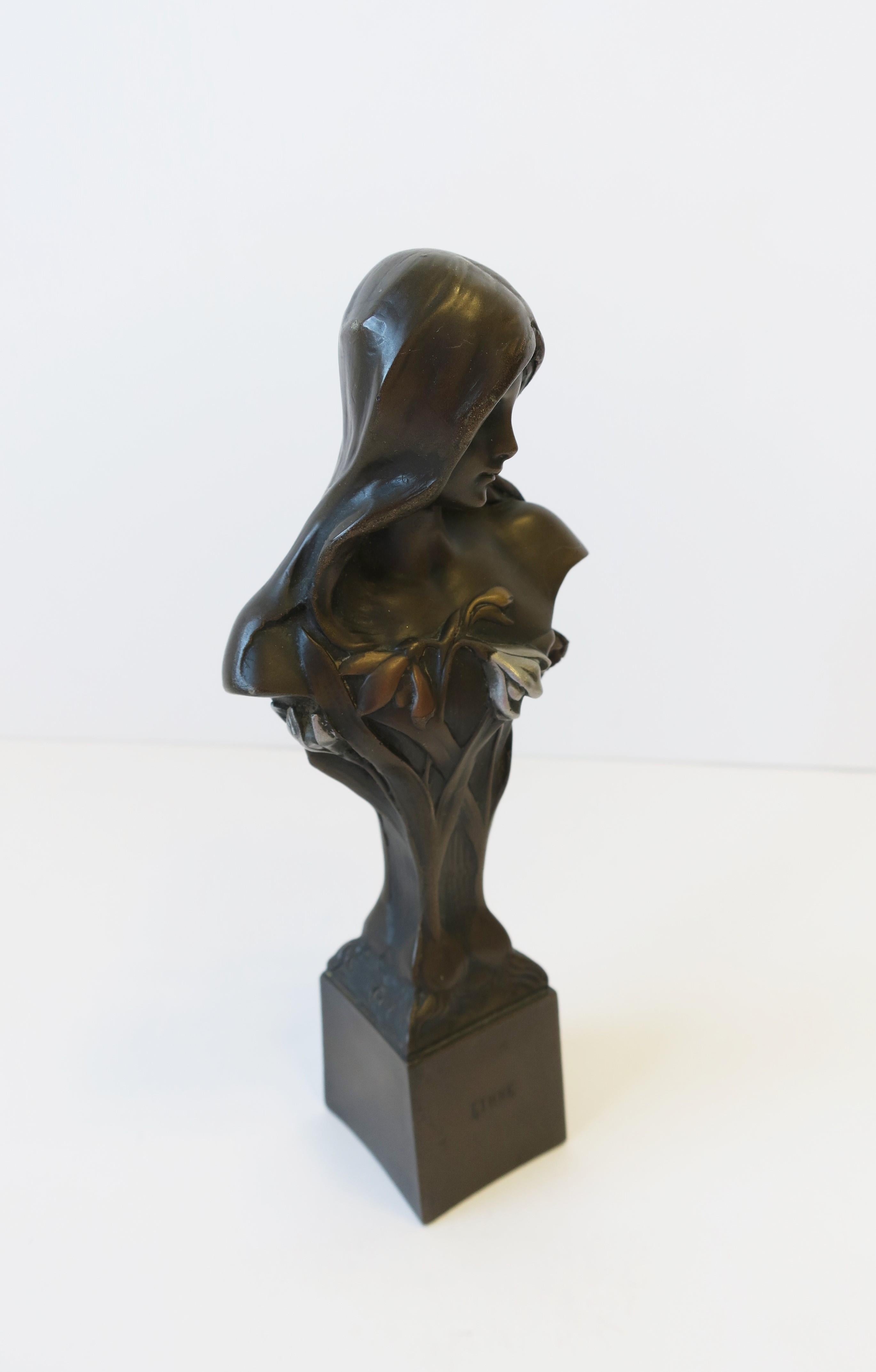 Buste figuratif féminin en bronze Art nouveau de Giovanni Schoeman  en vente 7