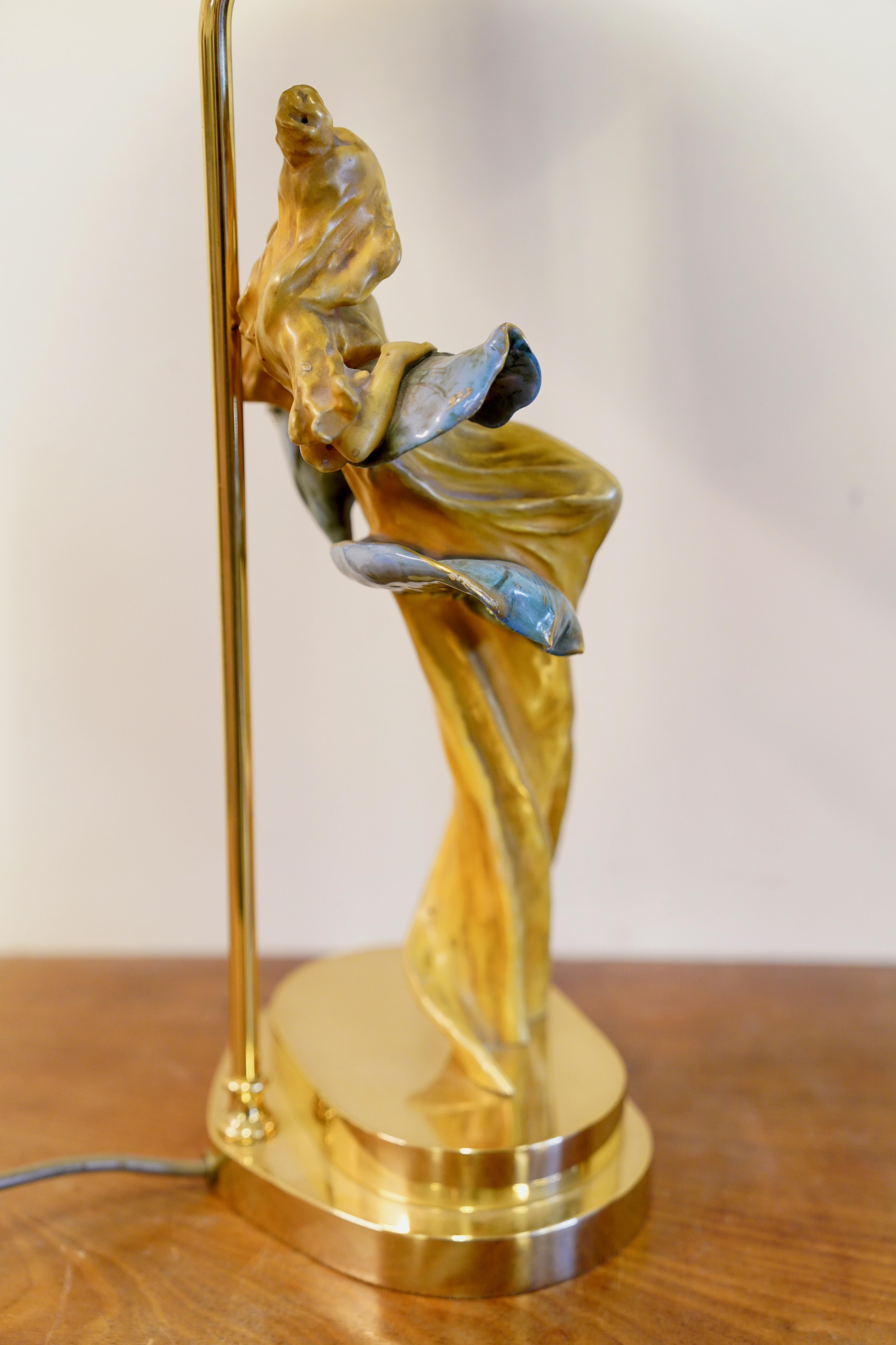 Lampe de table Art Nouveau représentant une femme avec des cloches bleues, fin du 20e siècle en vente 5
