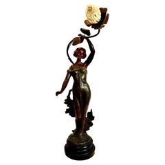 Lámpara figurativa de estilo Art Nouveau, del escultor vienés Theodore Ullmann (1903-1996)