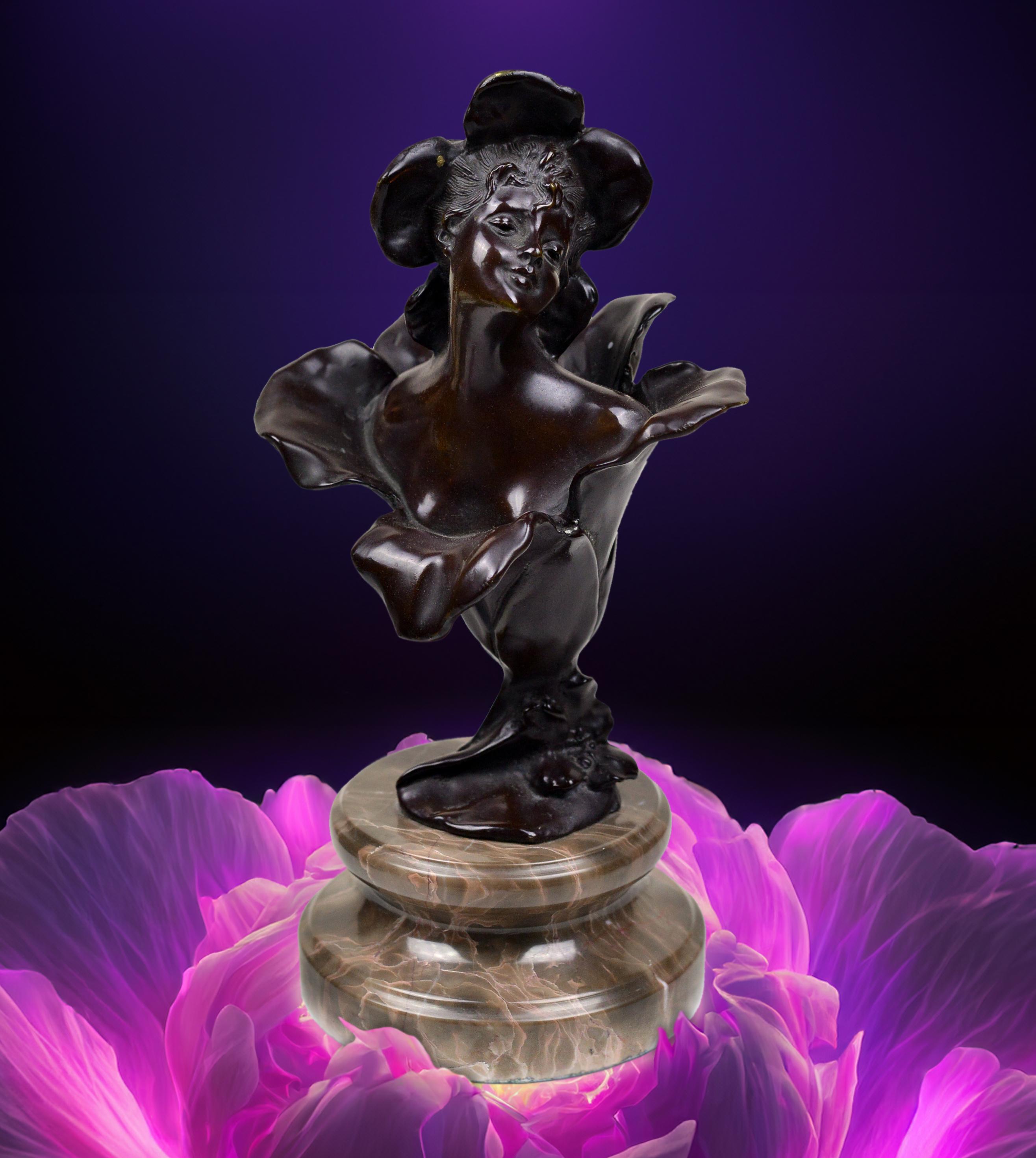 Wonderful bronze sculpture of Thumbelina from the fairy tale of the world Danish author Hans Christian Andersen. Very fine cast bronze figure of the late 19th century in the Art Nouveau style. The sculptor did not approach this work in a trivial