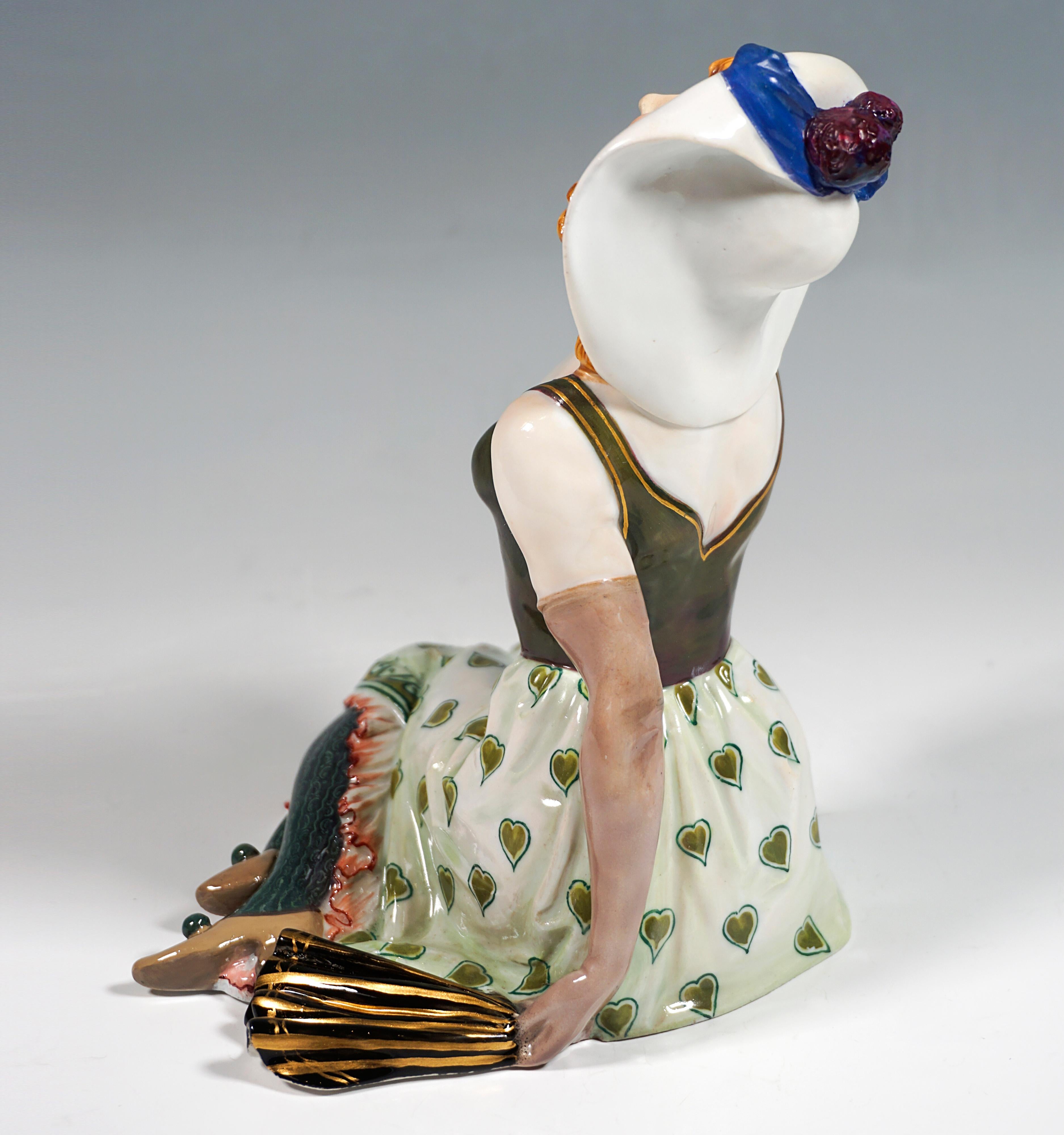 Art Nouveau Figurine 'Pierrette' by Martin Wiegand, Meissen Germany, ca 1908 In Good Condition For Sale In Vienna, AT
