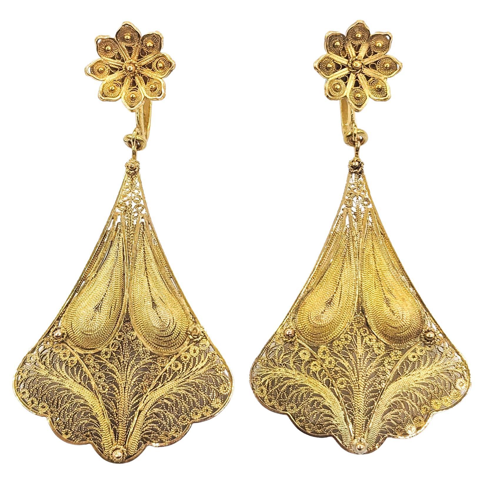 Art Nouveau filigree &Milgrain Drop Earrings In Yellow Gold For Sale