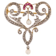 Art Nouveau Fine Pearl Diamond Rubies 18 Karat Yellow Gold Pendant Brooch