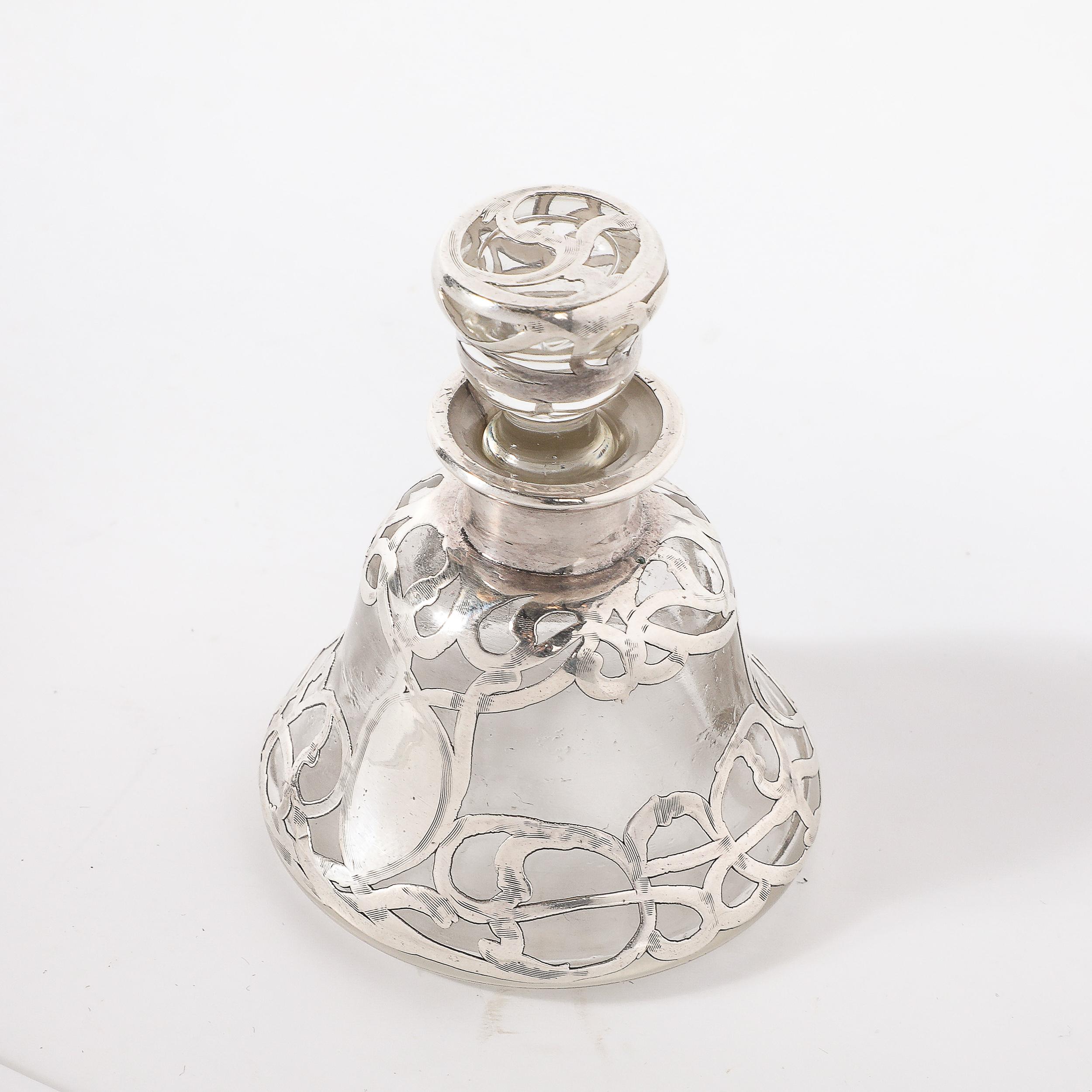 Bottiglia di profumo Art Nouveau in argento finemente sovrapposta firmata Steuben in vendita 2