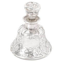 Jugendstil-Parfümflasche mit feinem Sterling-Overlay, signiert Steuben
