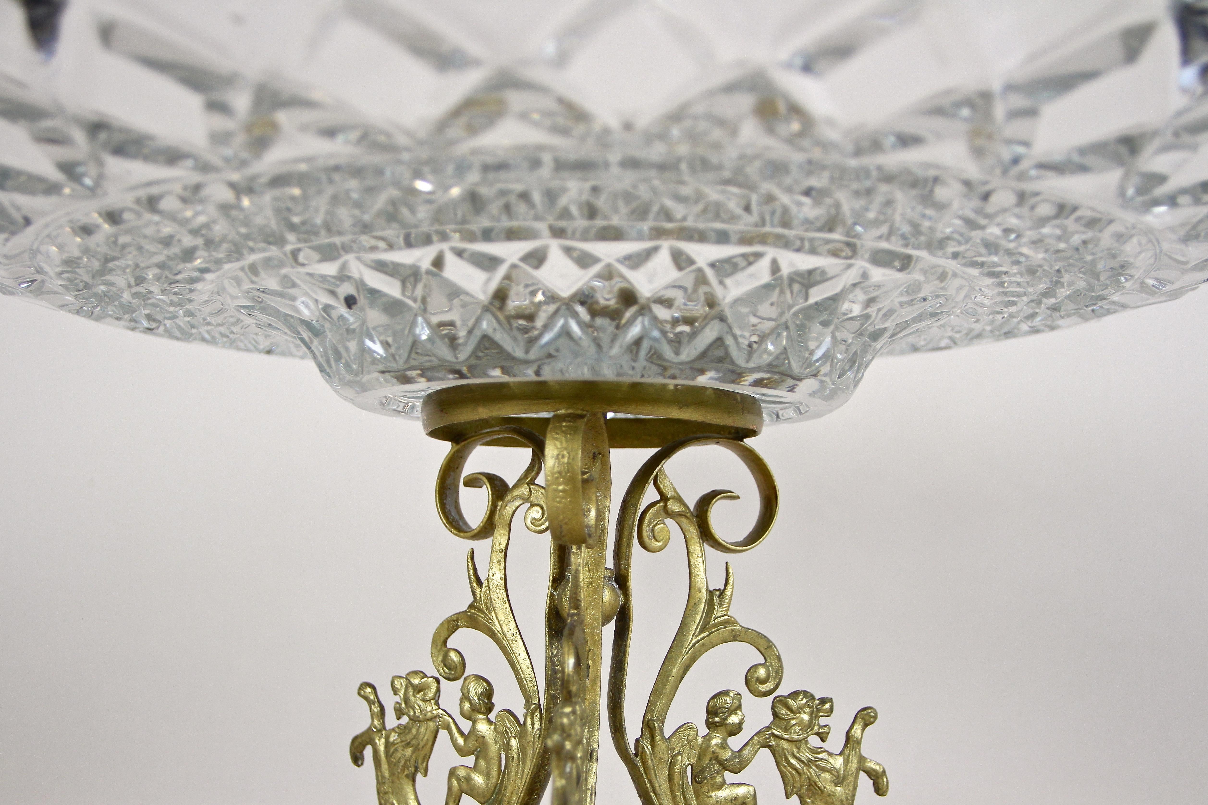 Art Nouveau Fire-Gilt Brass Centerpiece with Glass Bowl, France circa 1910 4