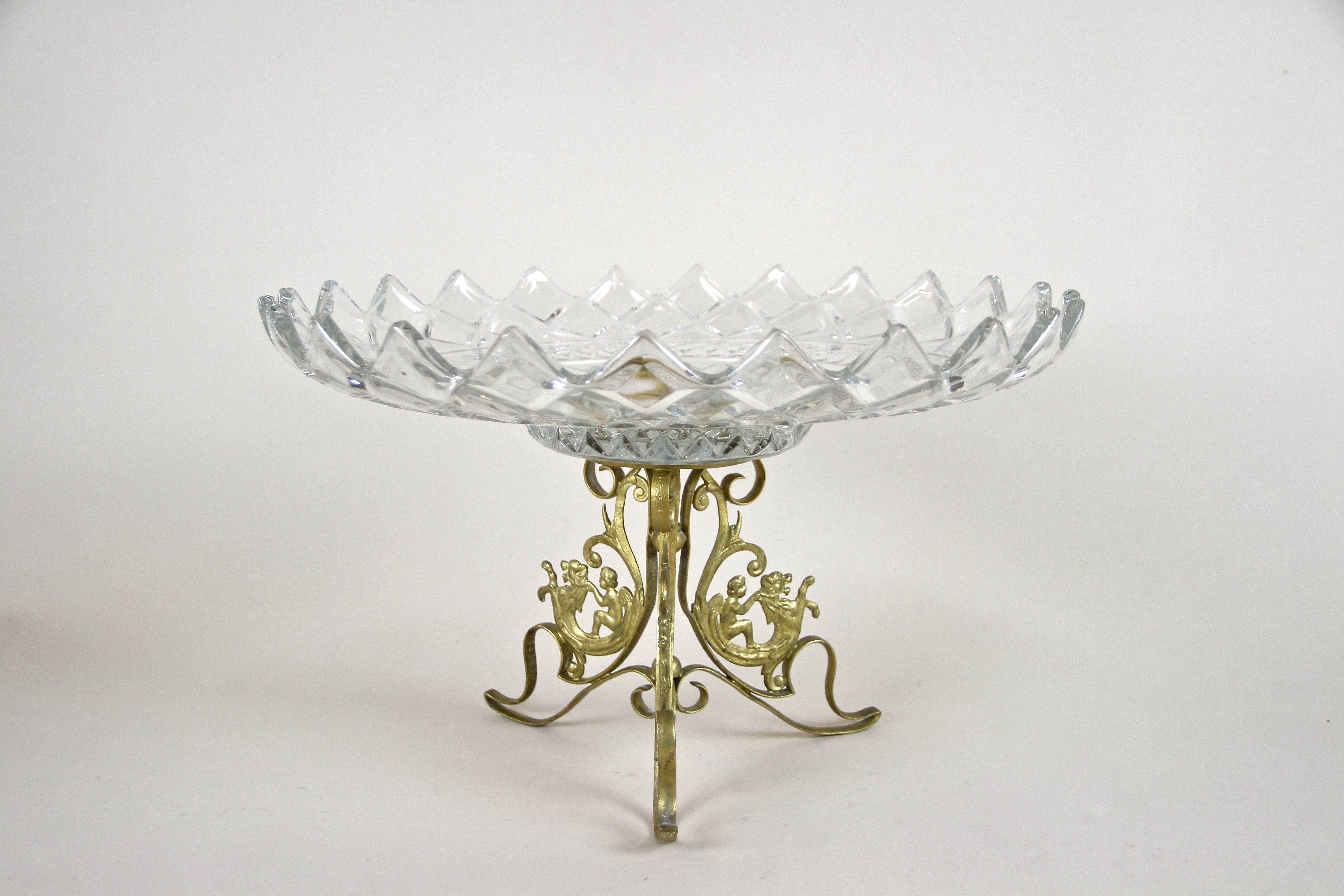 Art Nouveau Fire-Gilt Brass Centerpiece with Glass Bowl, France circa 1910 2