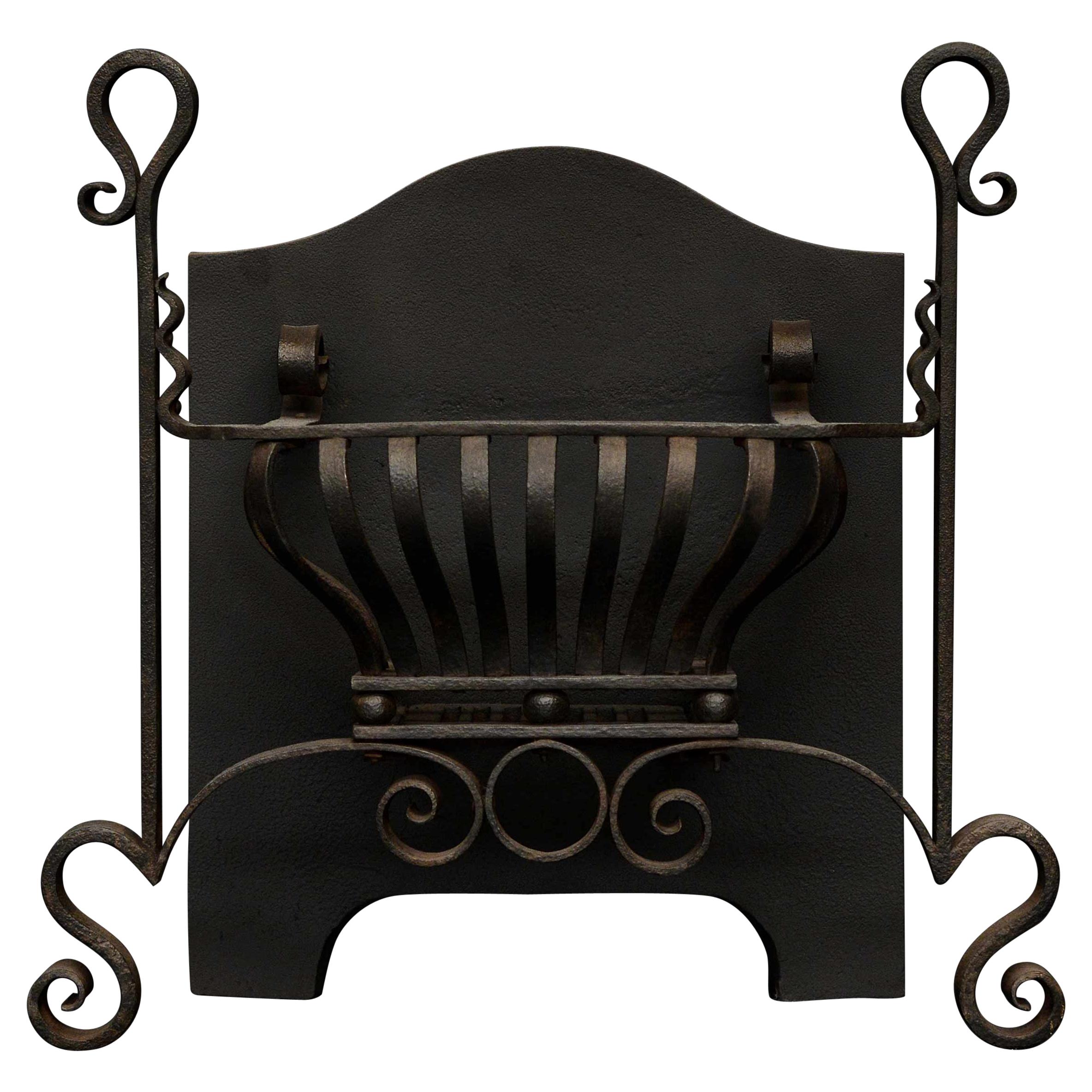 Grille de cheminée Art Nouveau en forme de volute en vente