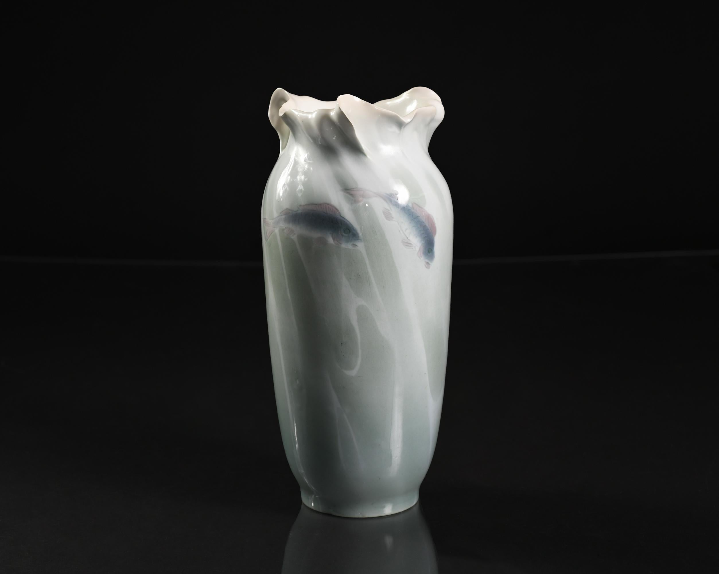 Smaltato Vaso a forma di pesce in stile Art Nouveau di Matheus Pettersson & Nils Emil Lundström per Rörstrand in vendita