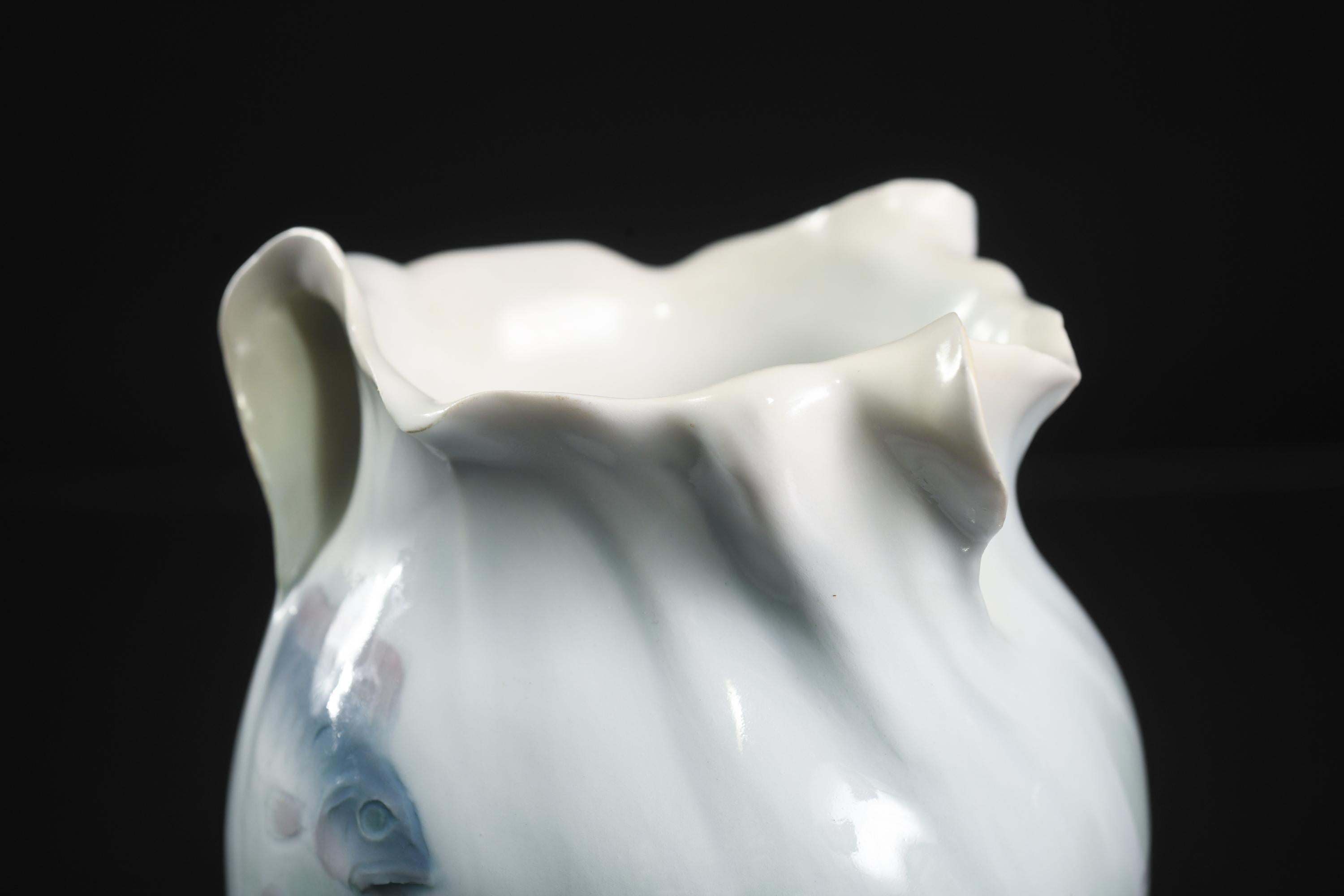 Porcellana Vaso a forma di pesce in stile Art Nouveau di Matheus Pettersson & Nils Emil Lundström per Rörstrand in vendita