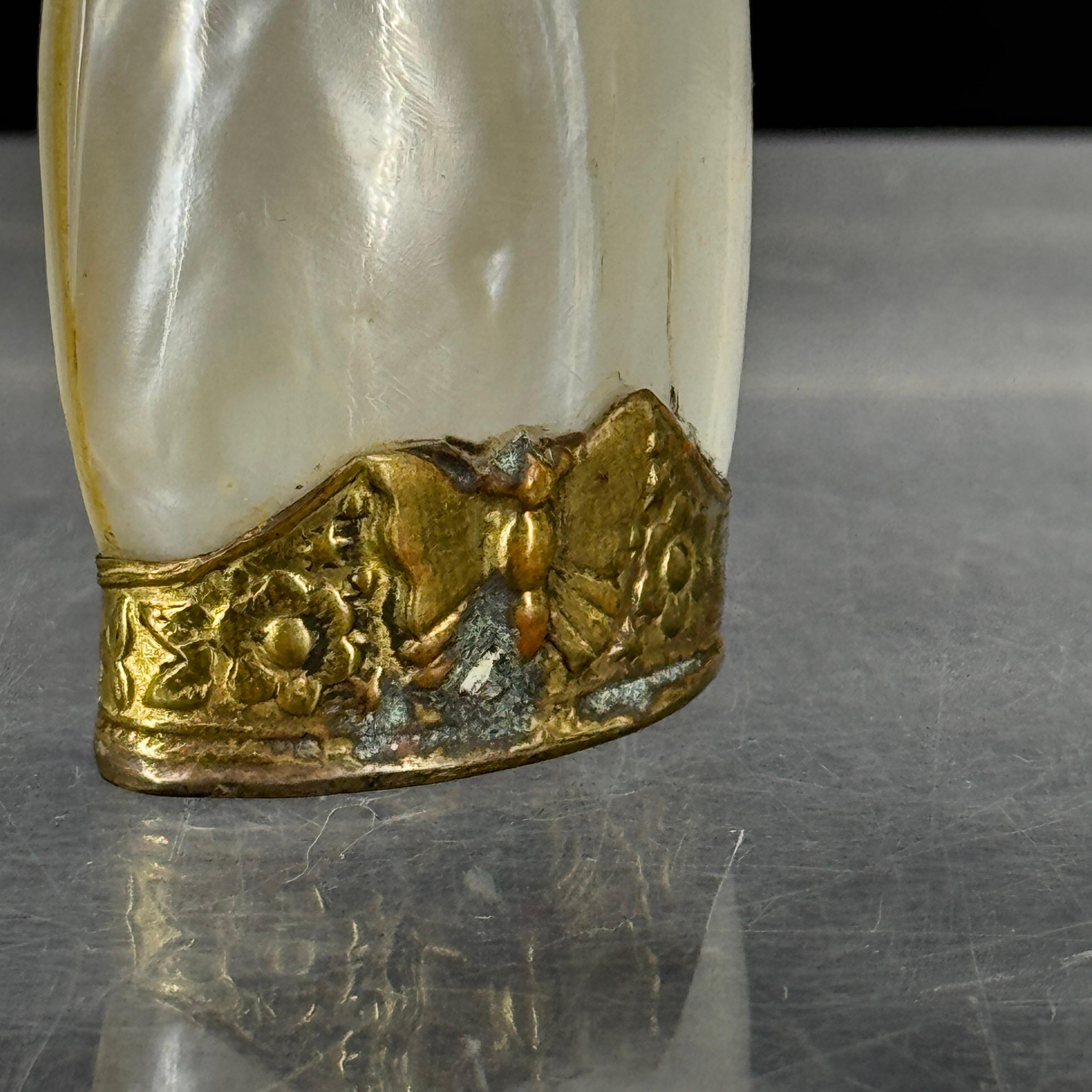 Mother-of-Pearl Art Nouveau Flacon in Mother of Pearl Scent Gilt Pendent, France For Sale