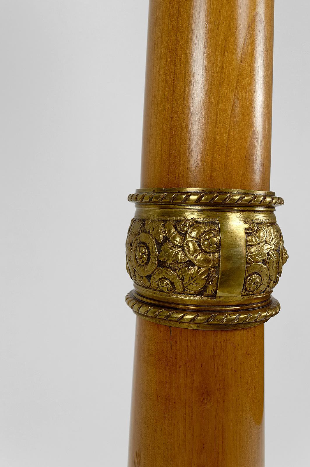 Lámpara de pie Art Nouveau en madera de cerezo de Paul Follot, Francia, hacia 1920 en venta 8