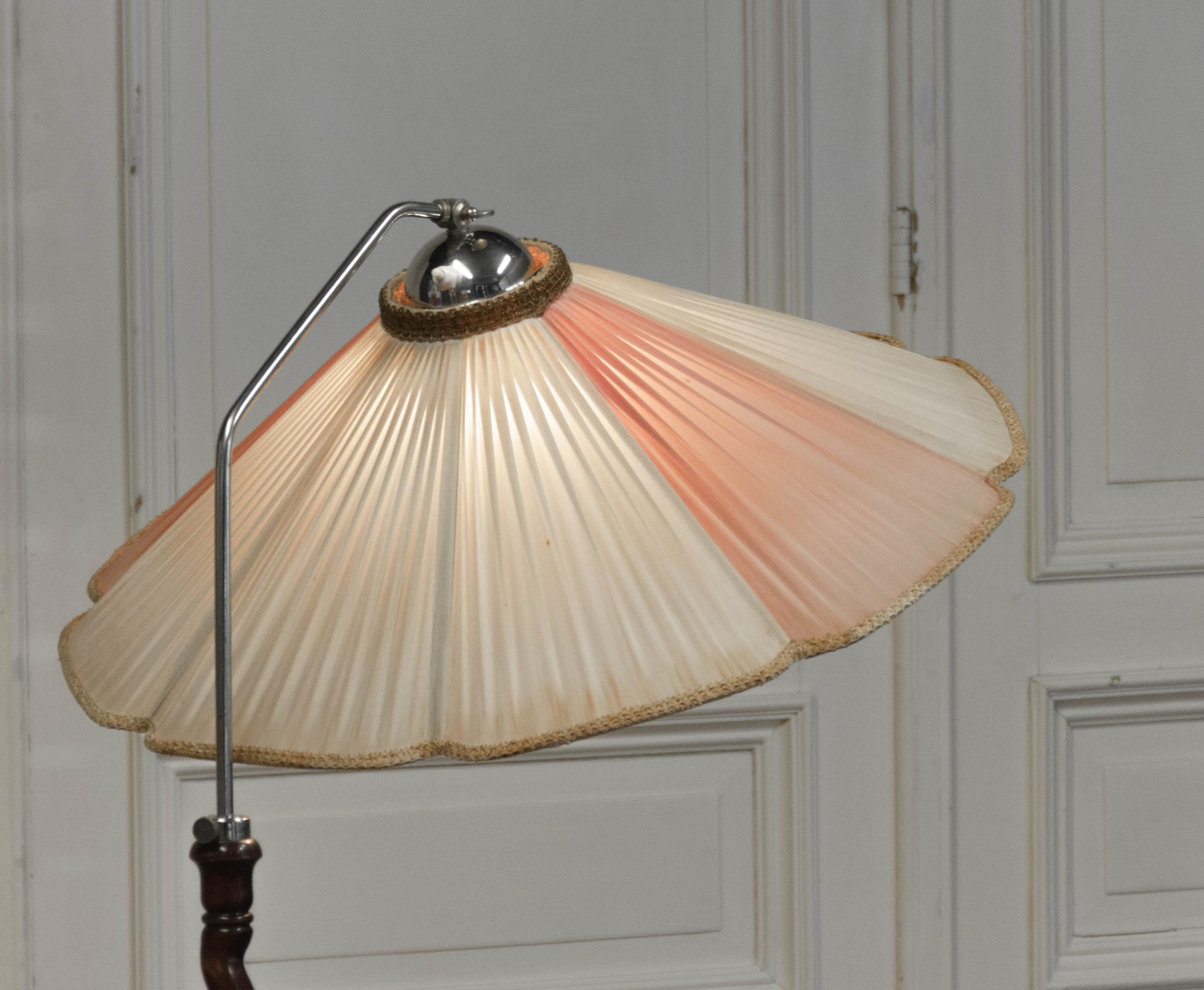 Art Nouveau Floor Lamp with Twisted Wood Stand, 1940s For Sale 5