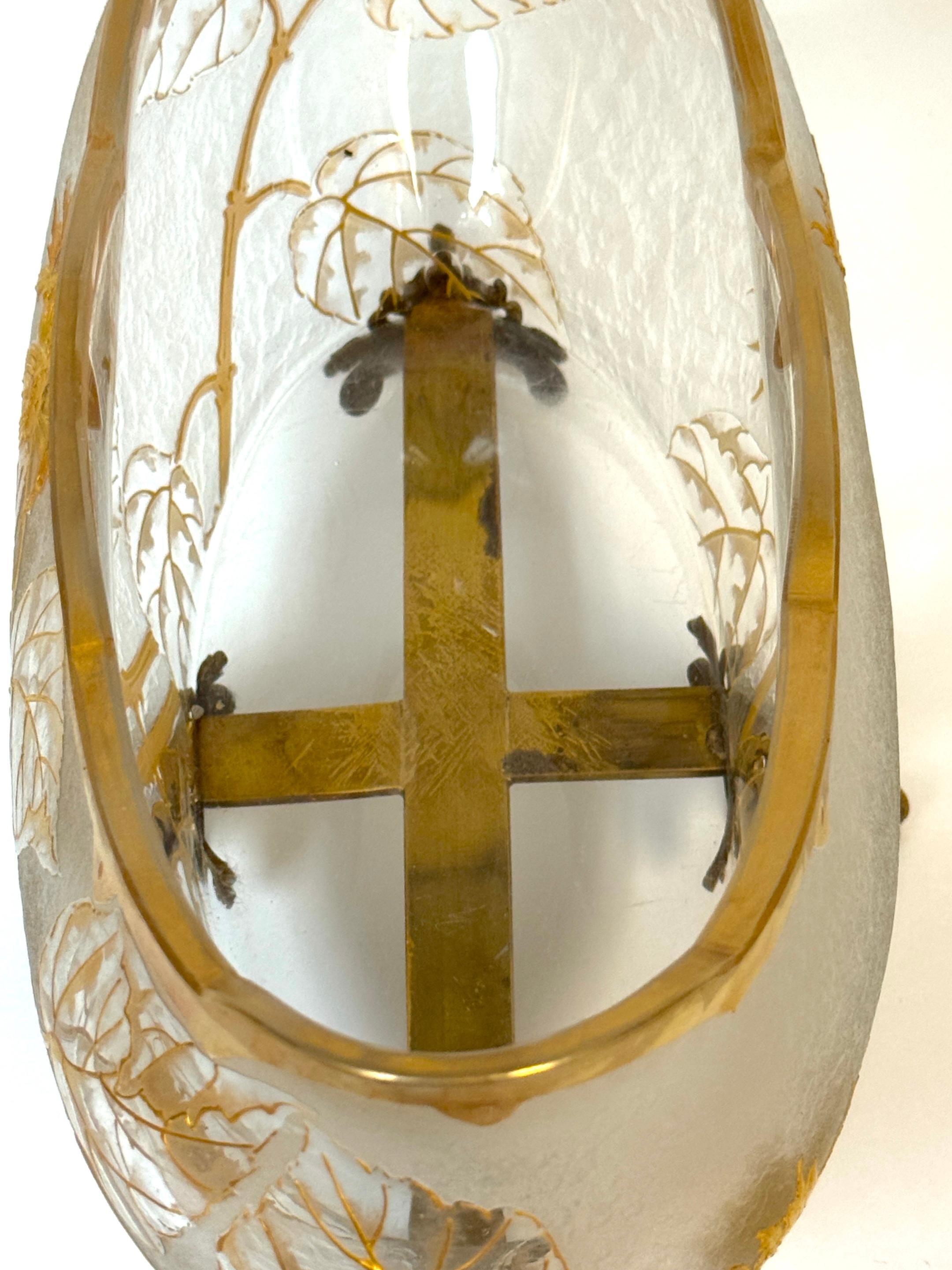 Art Nouveau Floral  Acid-Etched Centerpiece Attributed St. Louis, France C 1900 For Sale 7