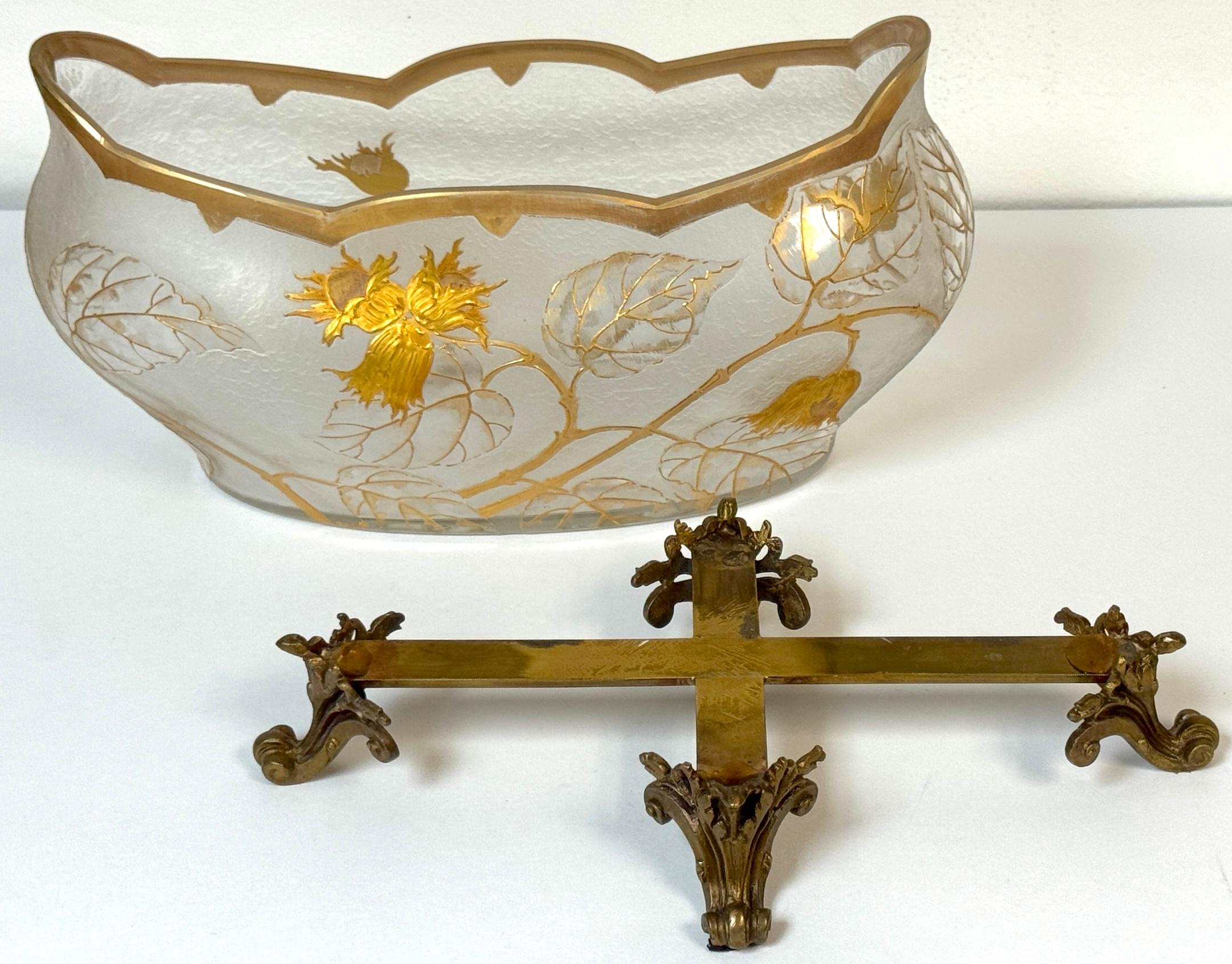 Art Nouveau Floral  Acid-Etched Centerpiece Attributed St. Louis, France C 1900 For Sale 8