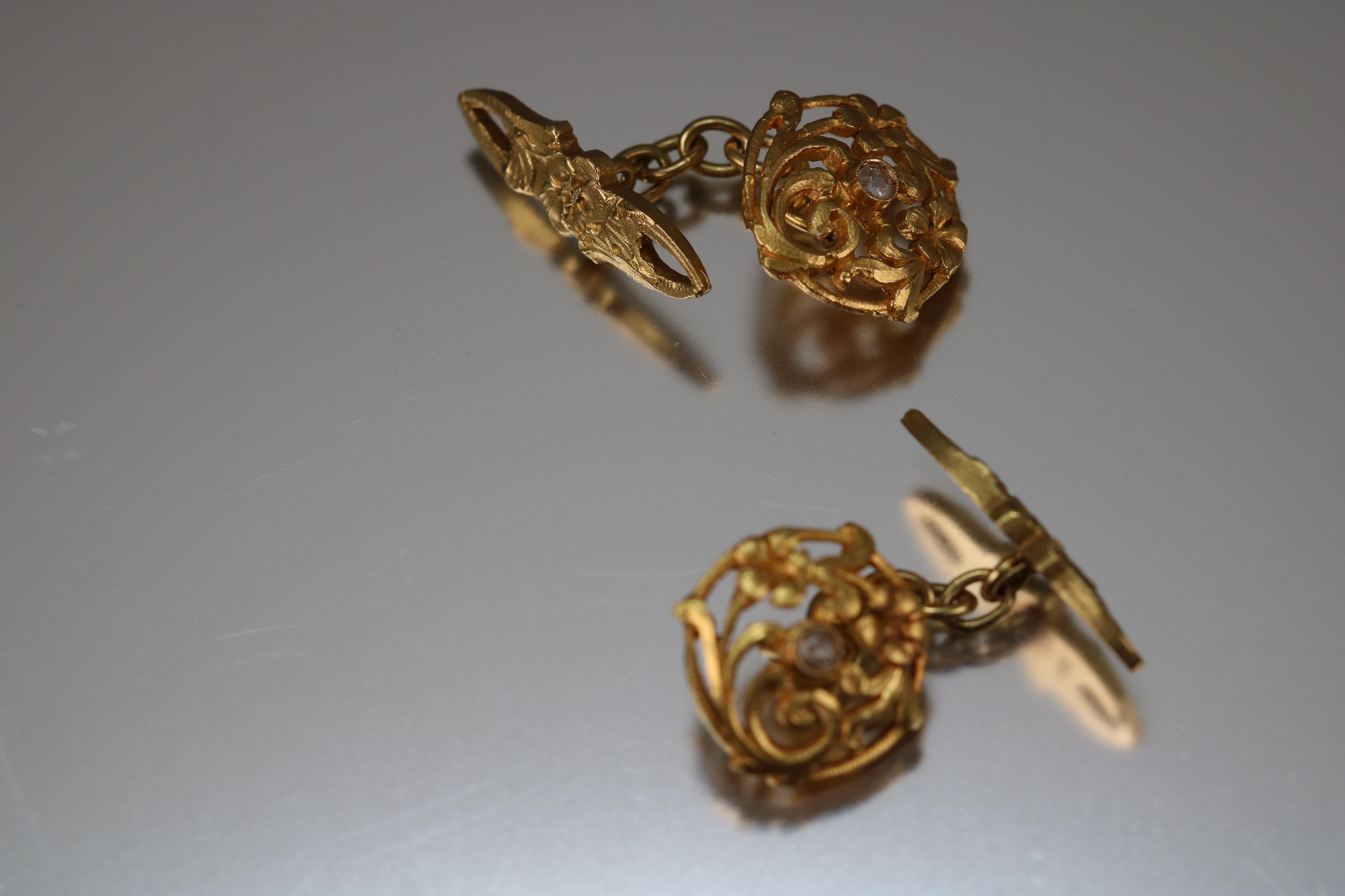 Art Nouveau Floral Design Cufflinks Yellow Gold In Good Condition In Miami Beach, FL