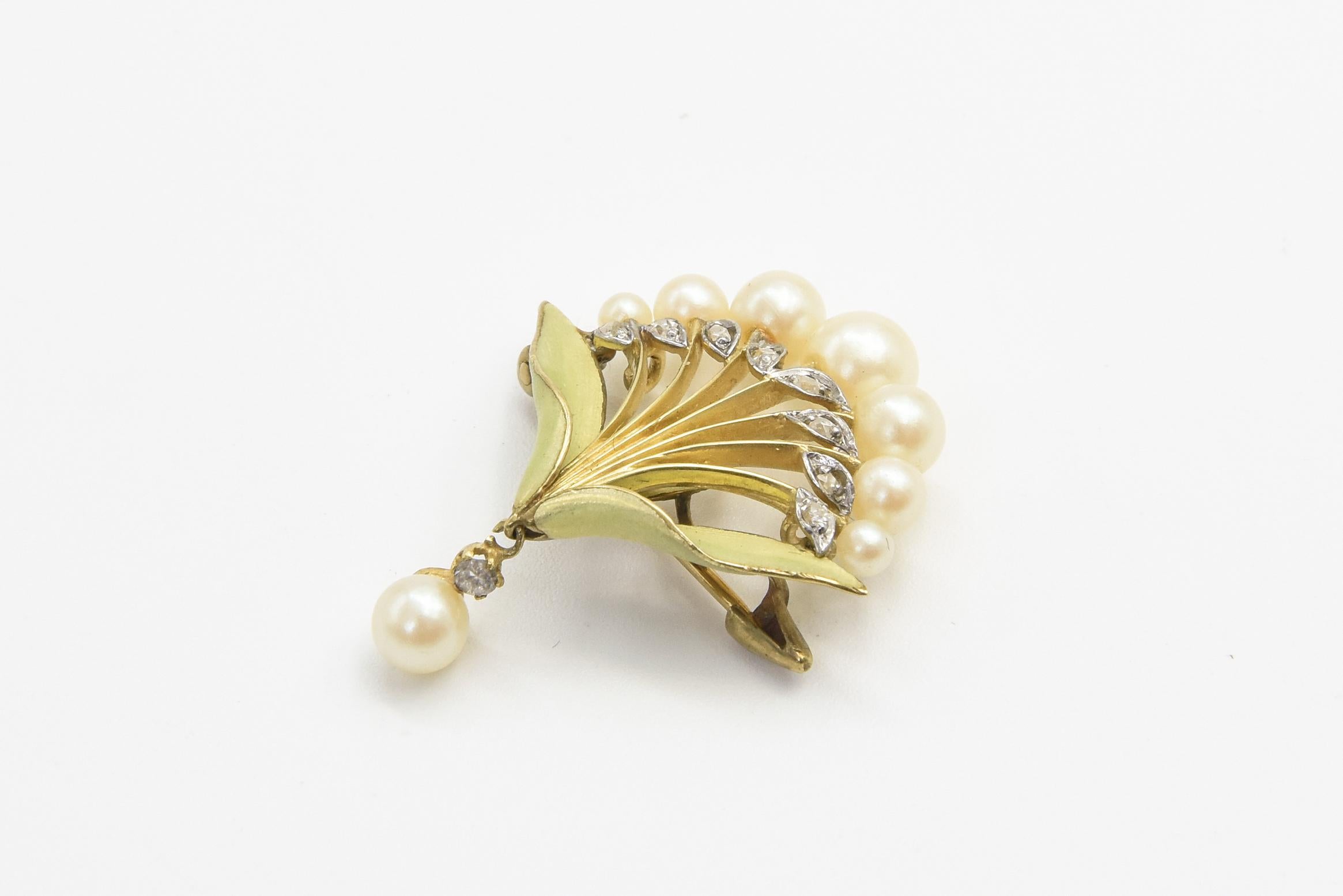 Taille ronde Pendentif broche Art nouveau en or 18 carats, émail, perles et diamants en vente
