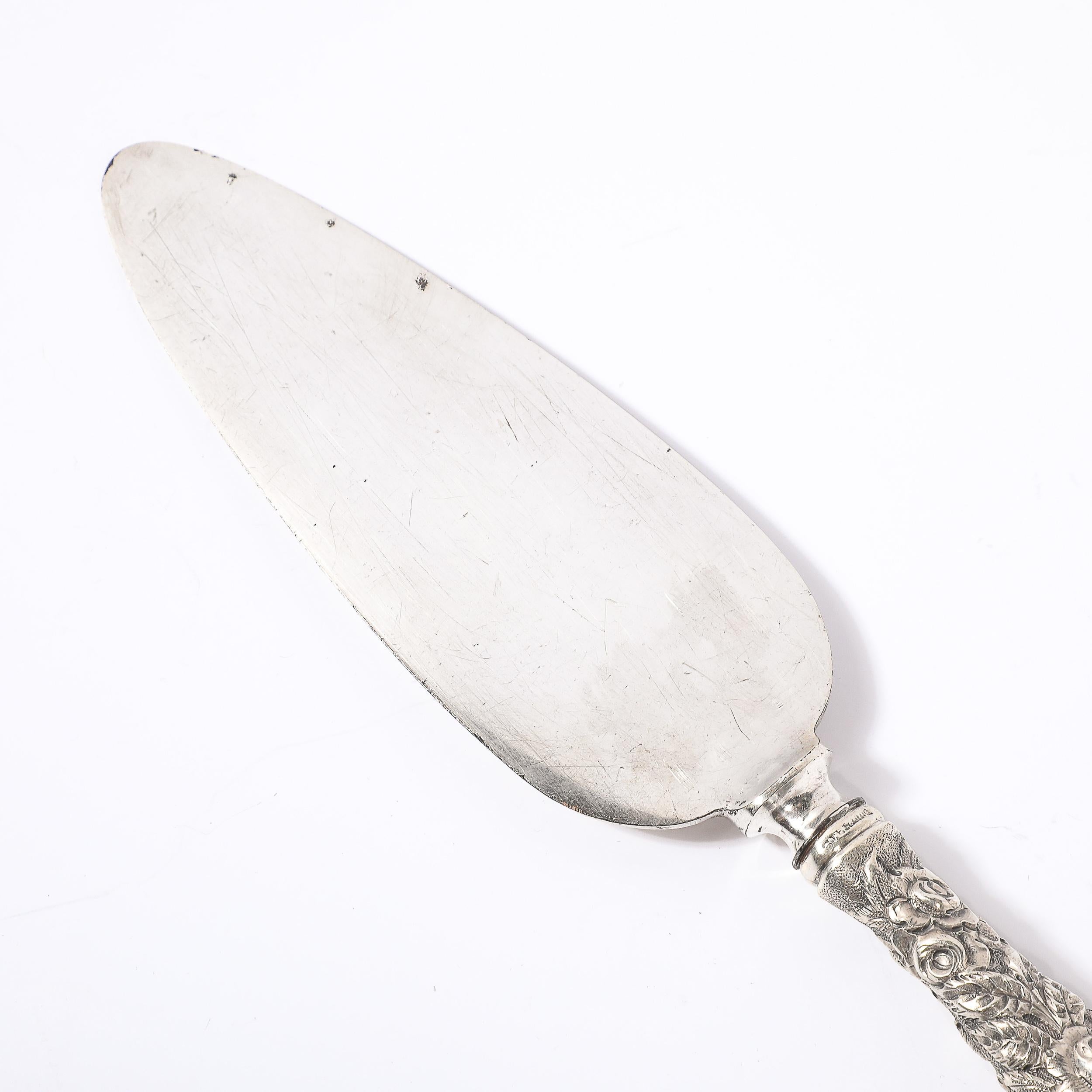 Jugendstil florale Sterling Silber Tortenheber mit D Monogramm von Kirk Stieff (amerikanisch) im Angebot