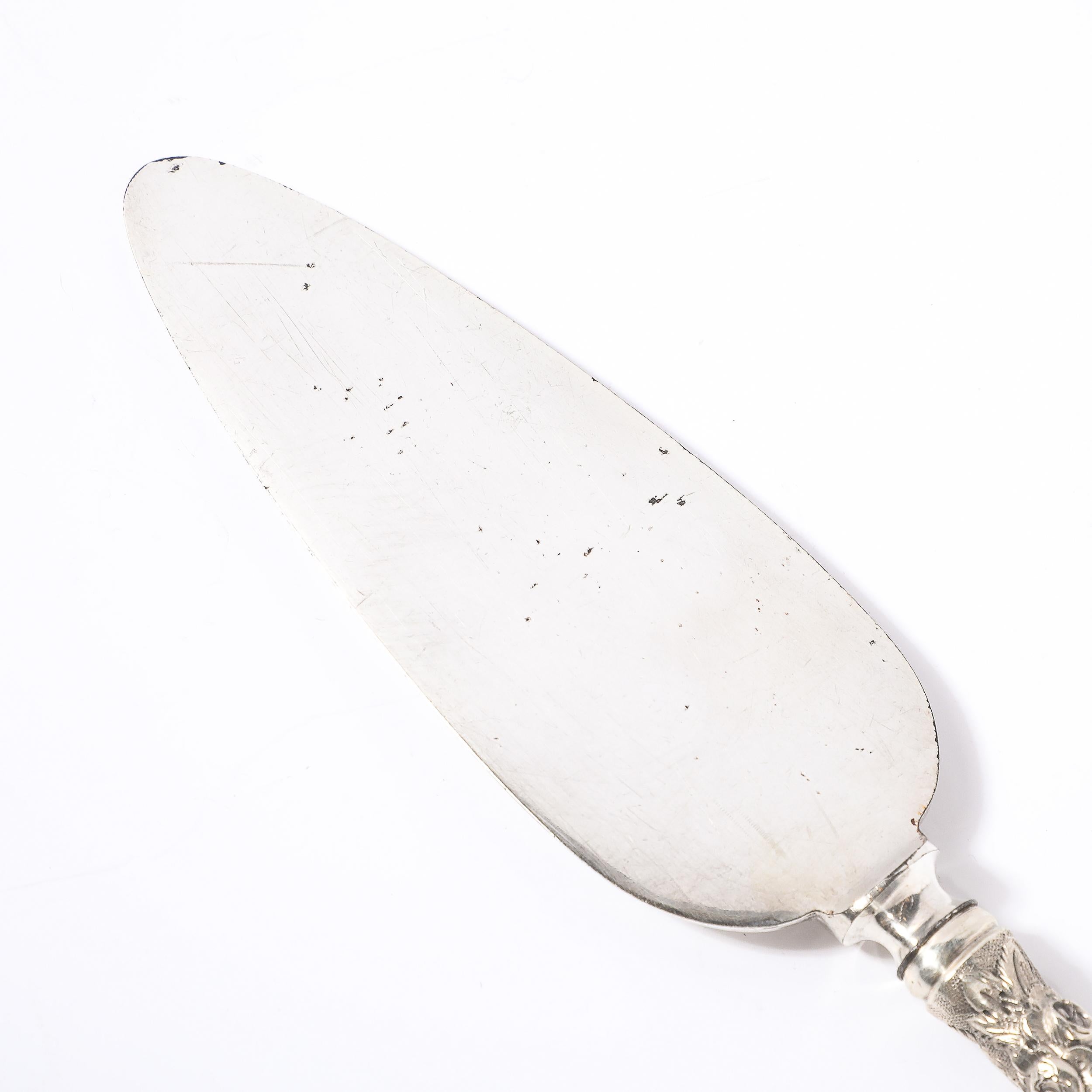 Jugendstil florale Sterling Silber Tortenheber mit D Monogramm von Kirk Stieff (Frühes 20. Jahrhundert) im Angebot