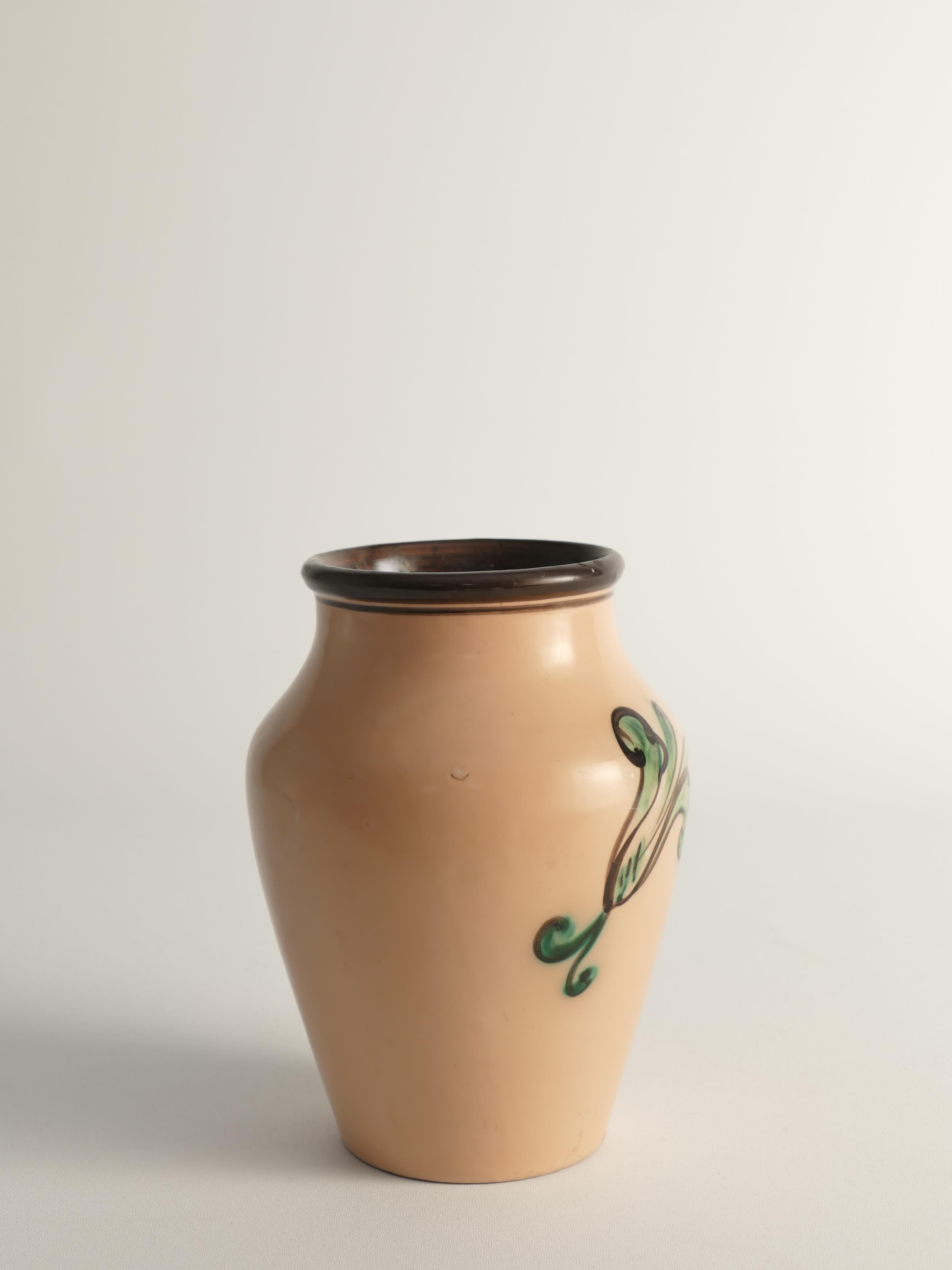 Art nouveau Vase en faïence Art Nouveau à motif de fleurs par Sala, Suède, années 1920 en vente