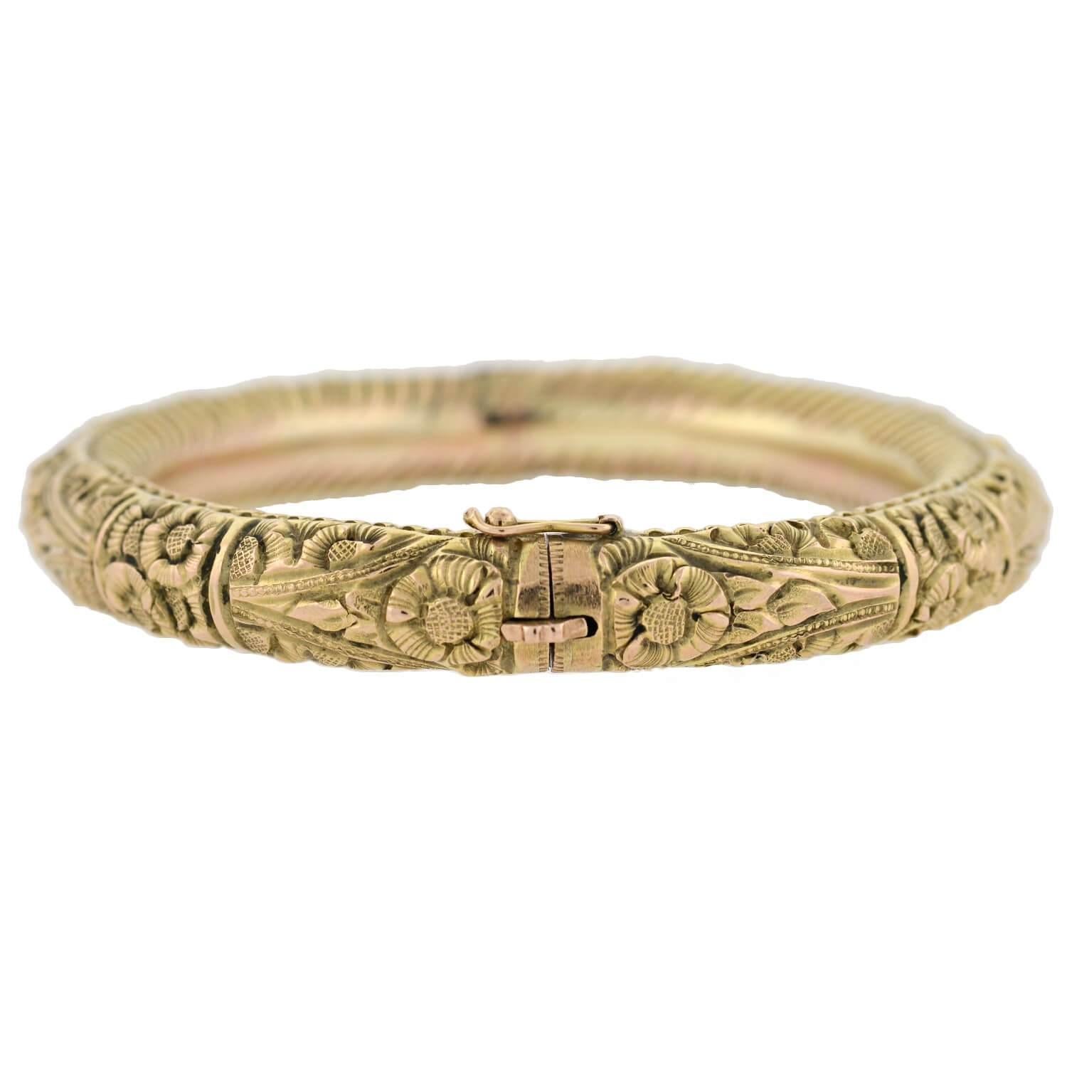 Art Nouveau Flower Motif Repousse Hinged Bangle Bracelet In Good Condition In Narberth, PA
