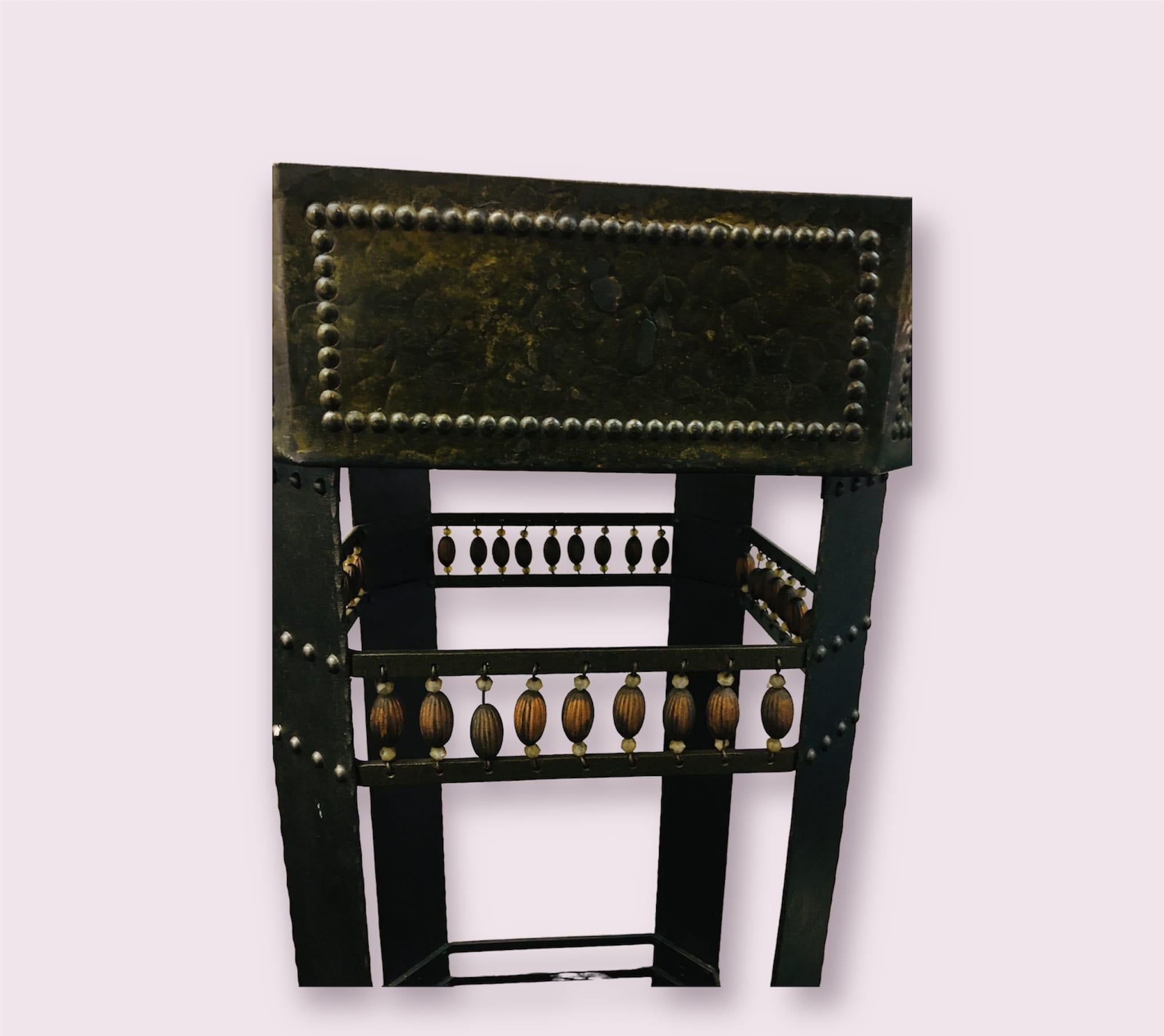 Porte-plante en métal Art Nouveau du début du 20ème siècle, 1905 Bon état - En vente à Budapest, HU