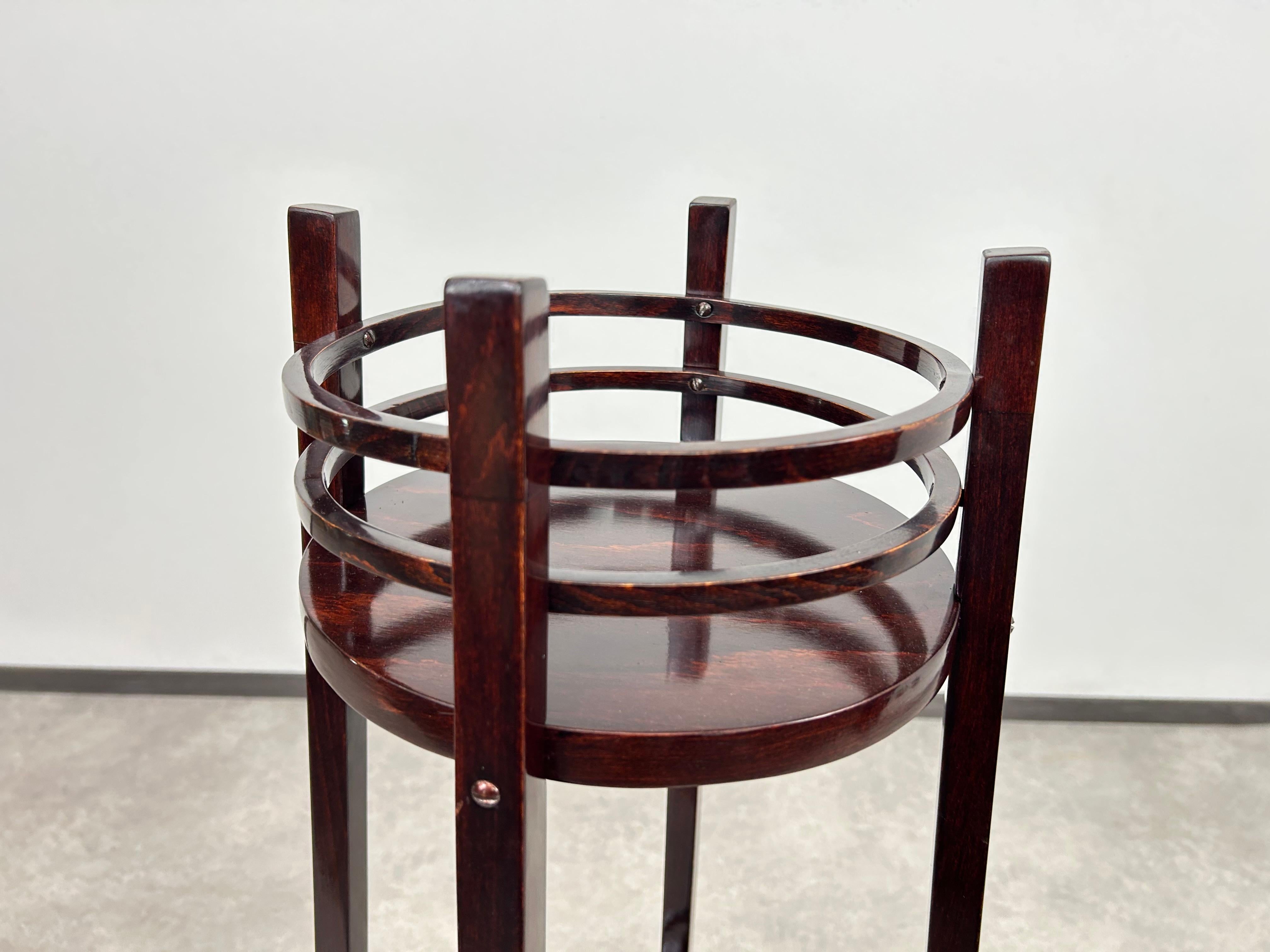 Autrichien Porte-fleurs Art Nouveau Thonet no.31 design Otto Wagner en vente