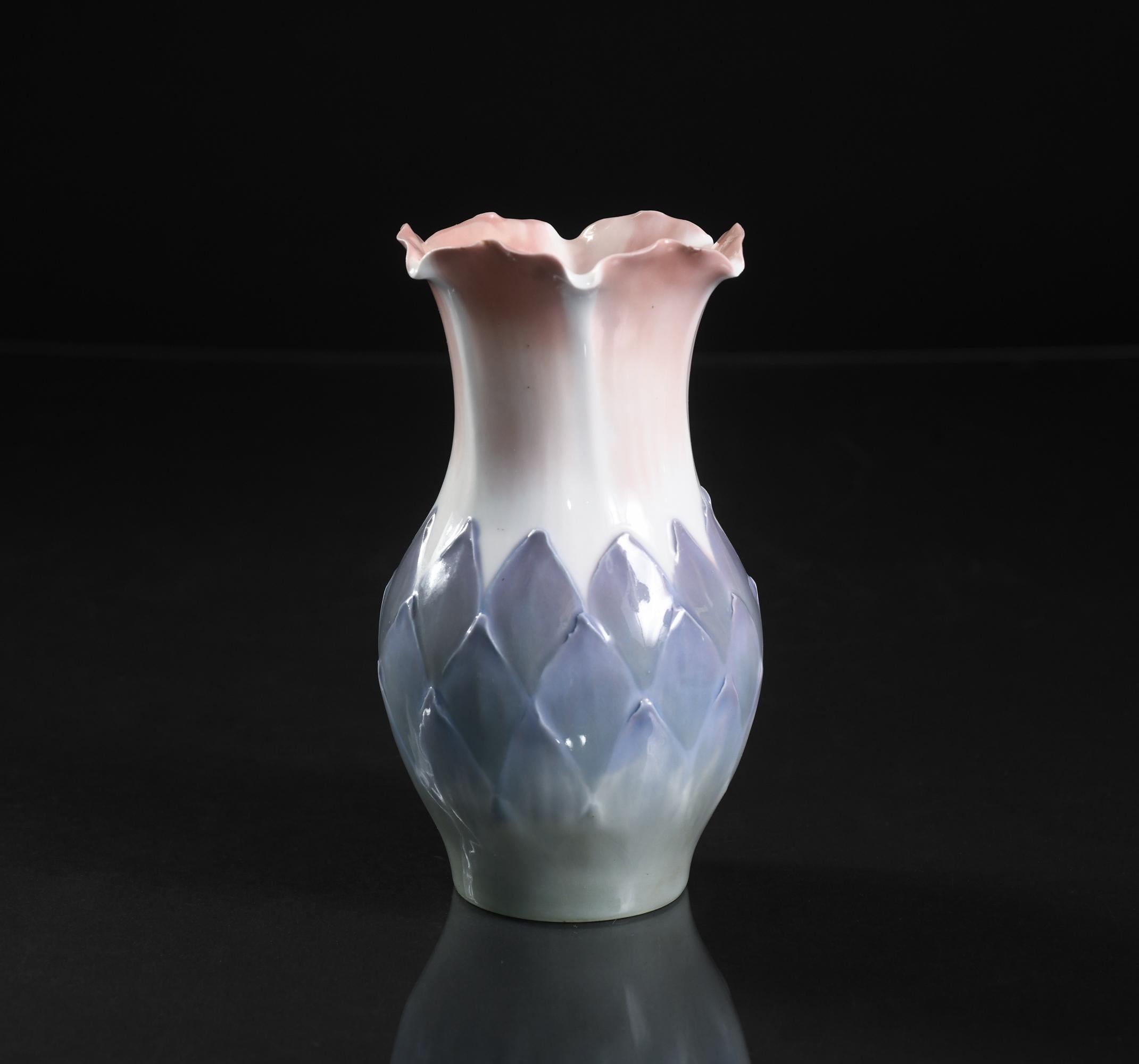 Svedese Vaso da fiori in stile Art Nouveau di Ruben Rising per Rörstrand in vendita