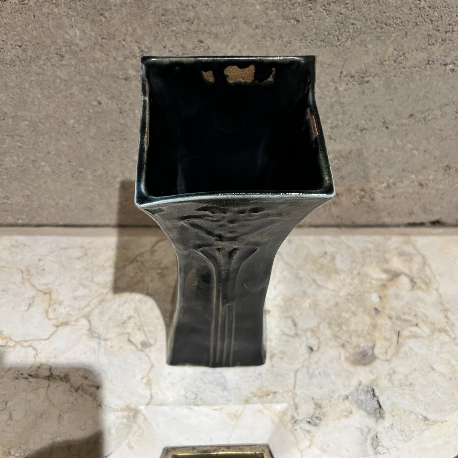 Vaso di fiori Art Nouveau firmato in vendita 7