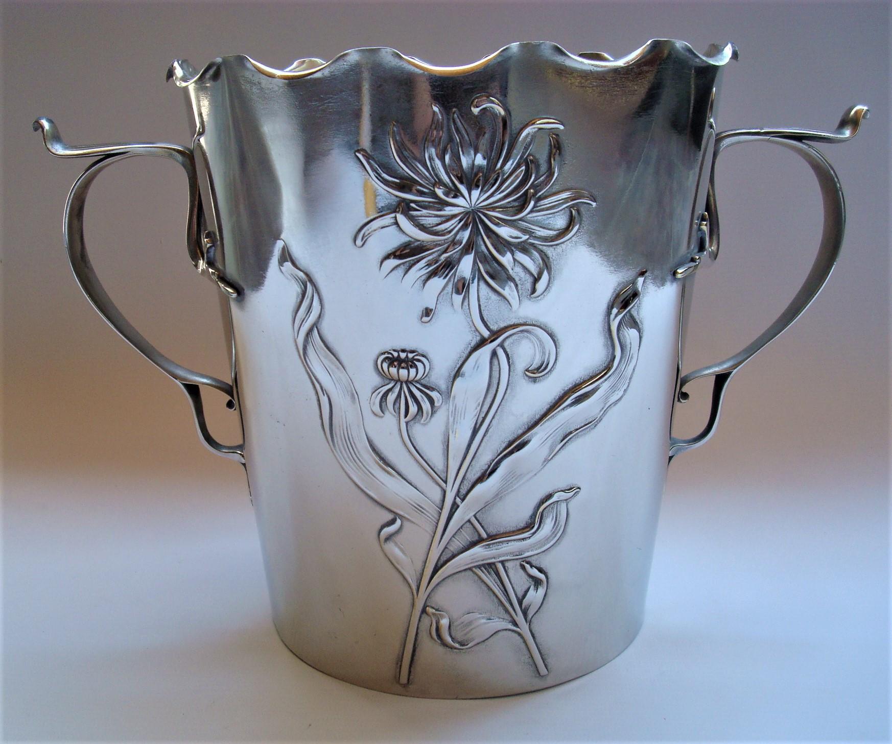 French Art Nouveau Flowers Champagne / Wine Bucket Cooler, 1900´s For Sale
