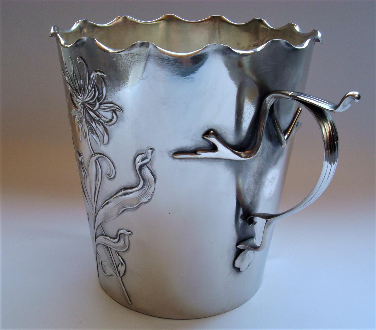 Art Nouveau Flowers Champagne / Wine Bucket Cooler, 1900´s In Good Condition For Sale In Buenos Aires, Olivos