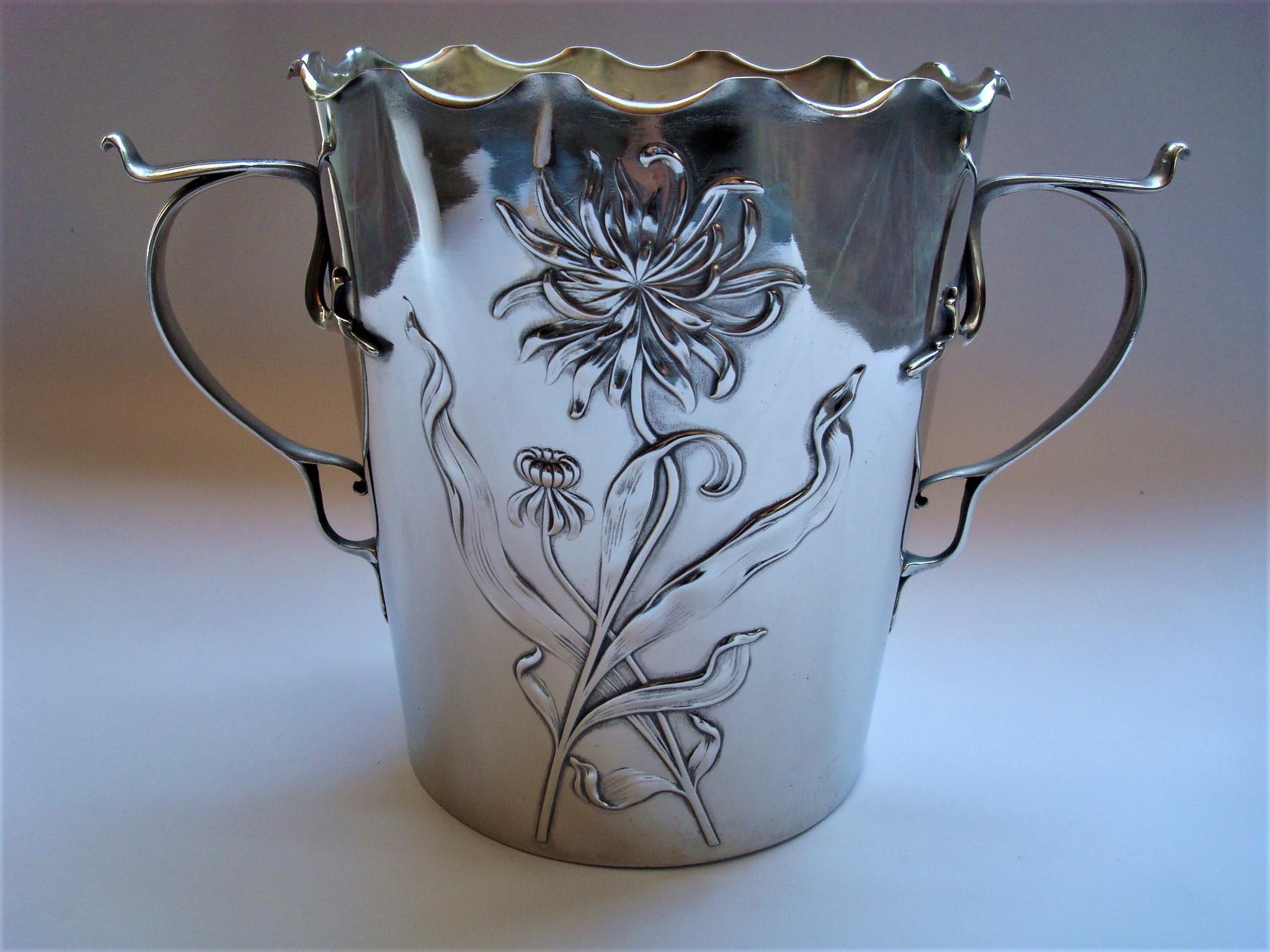 Silvered Art Nouveau Flowers Champagne / Wine Bucket Cooler, 1900´s For Sale